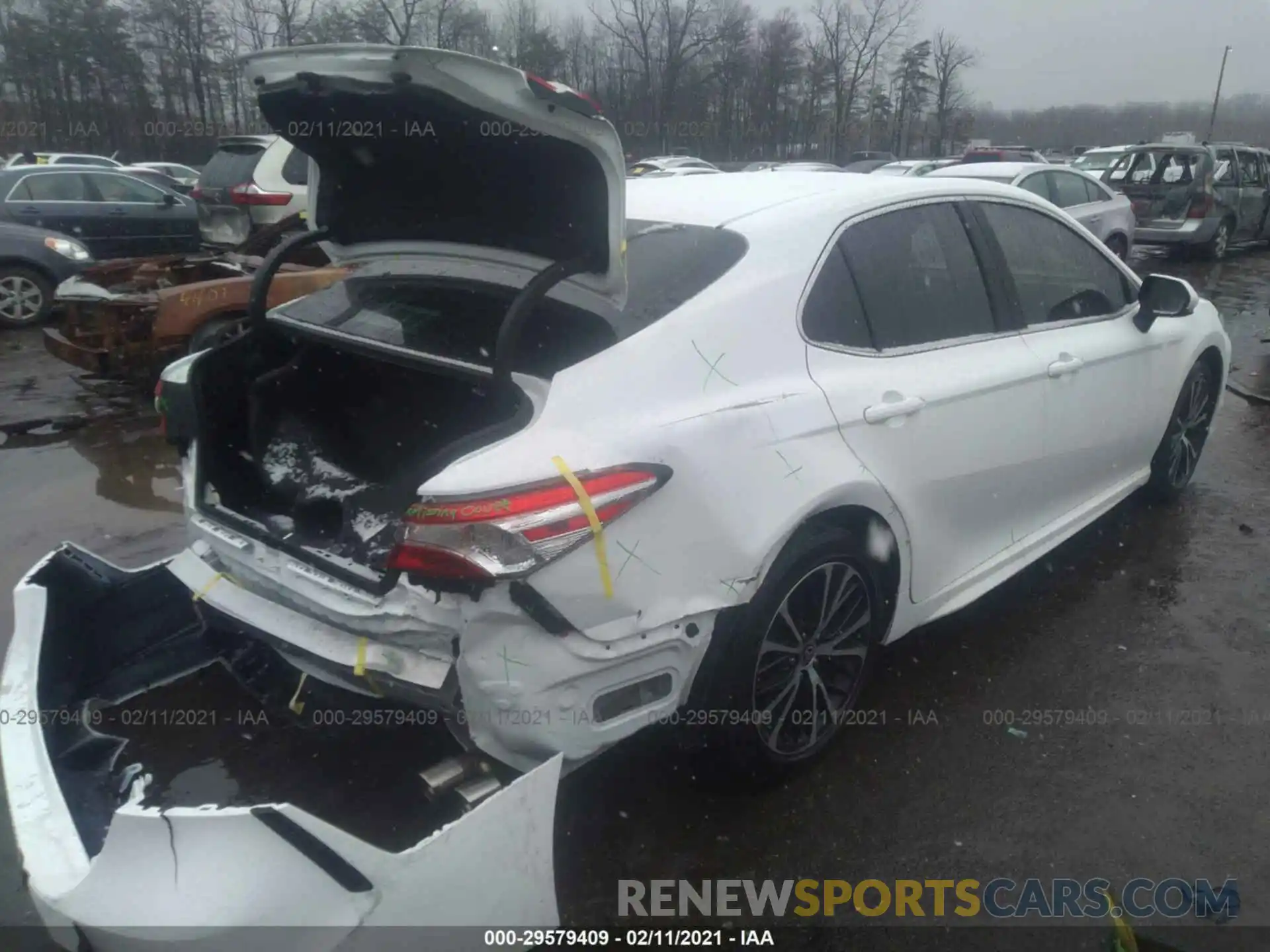 4 Photograph of a damaged car 4T1G11AK7LU997556 TOYOTA CAMRY 2020