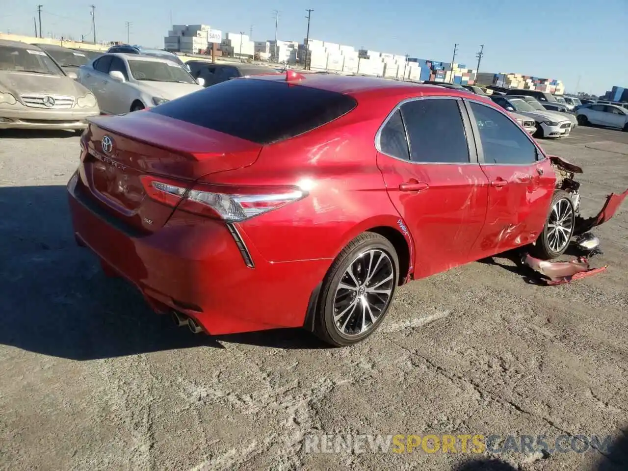 4 Photograph of a damaged car 4T1G11AK8LU303215 TOYOTA CAMRY 2020