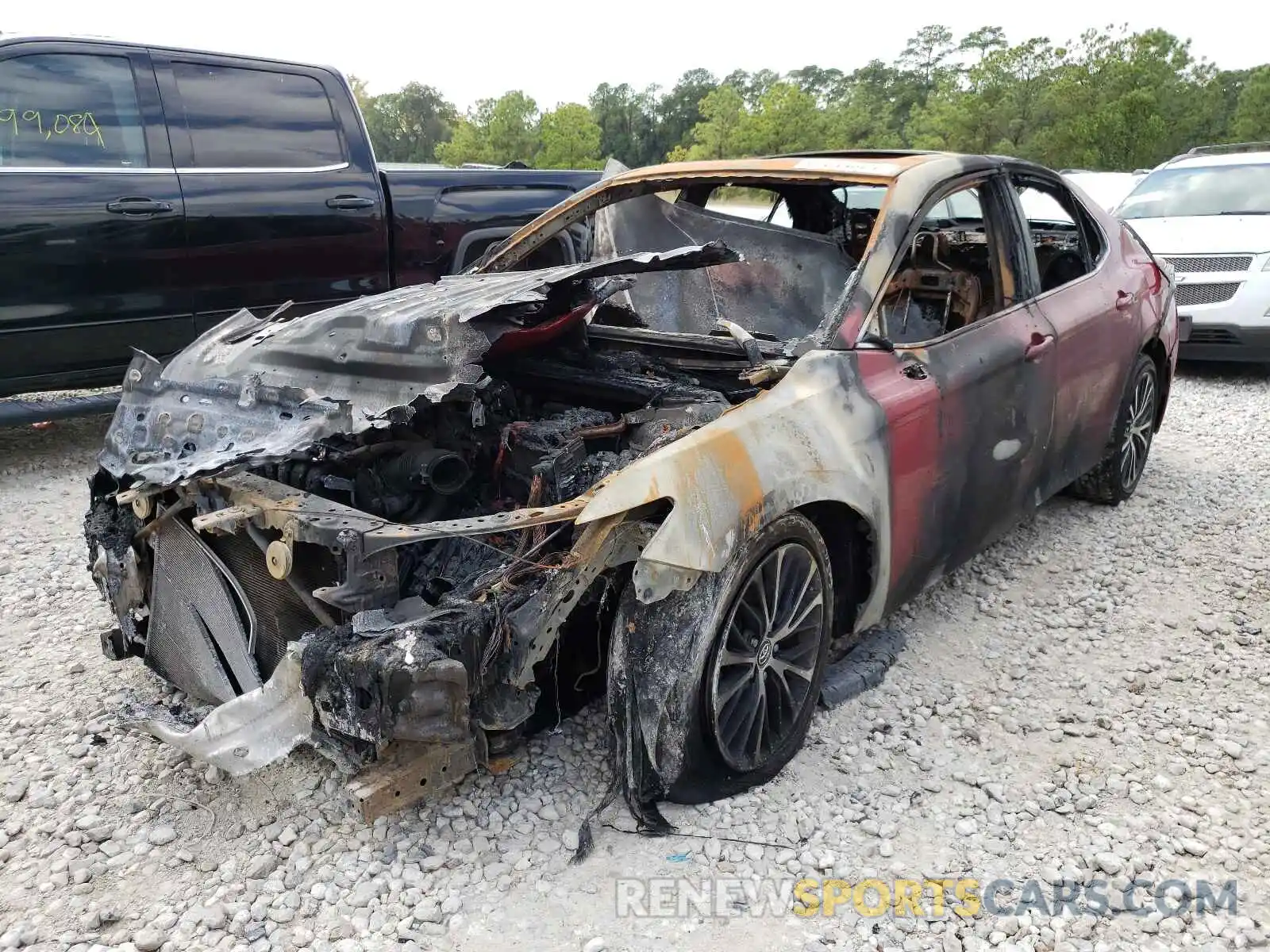 2 Photograph of a damaged car 4T1G11AK8LU308513 TOYOTA CAMRY 2020