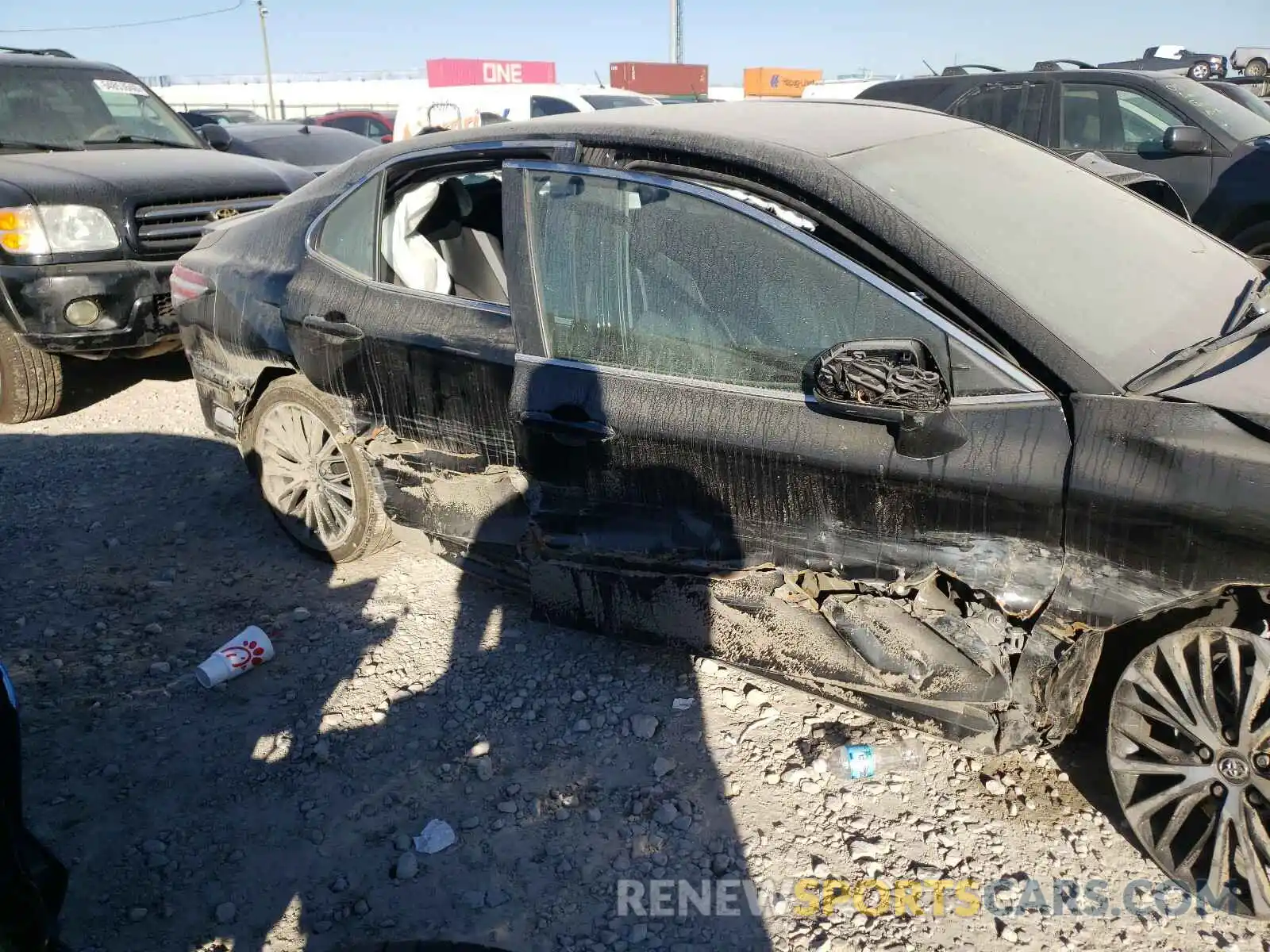 9 Photograph of a damaged car 4T1G11AK8LU313923 TOYOTA CAMRY 2020
