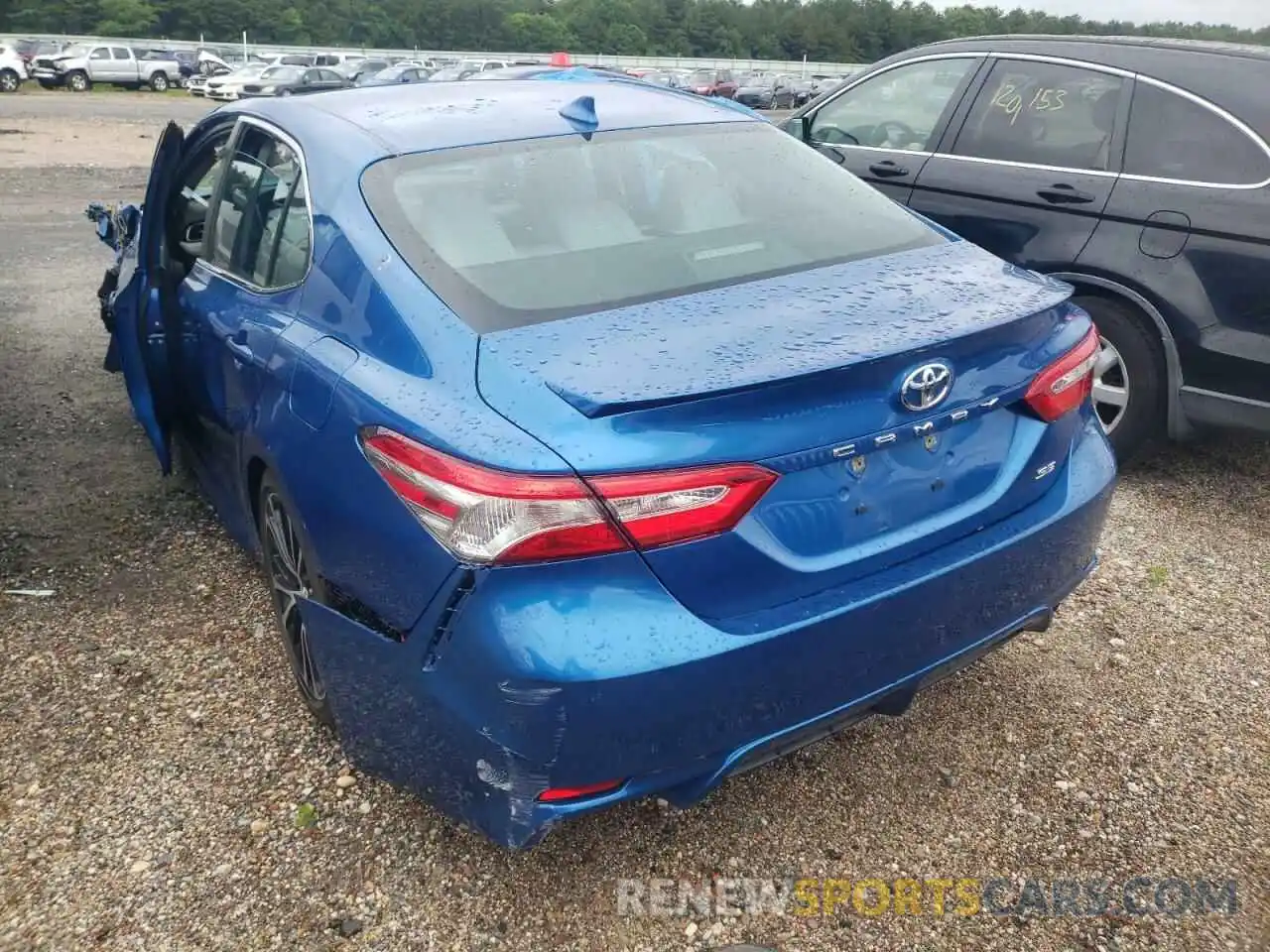 3 Photograph of a damaged car 4T1G11AK8LU321911 TOYOTA CAMRY 2020