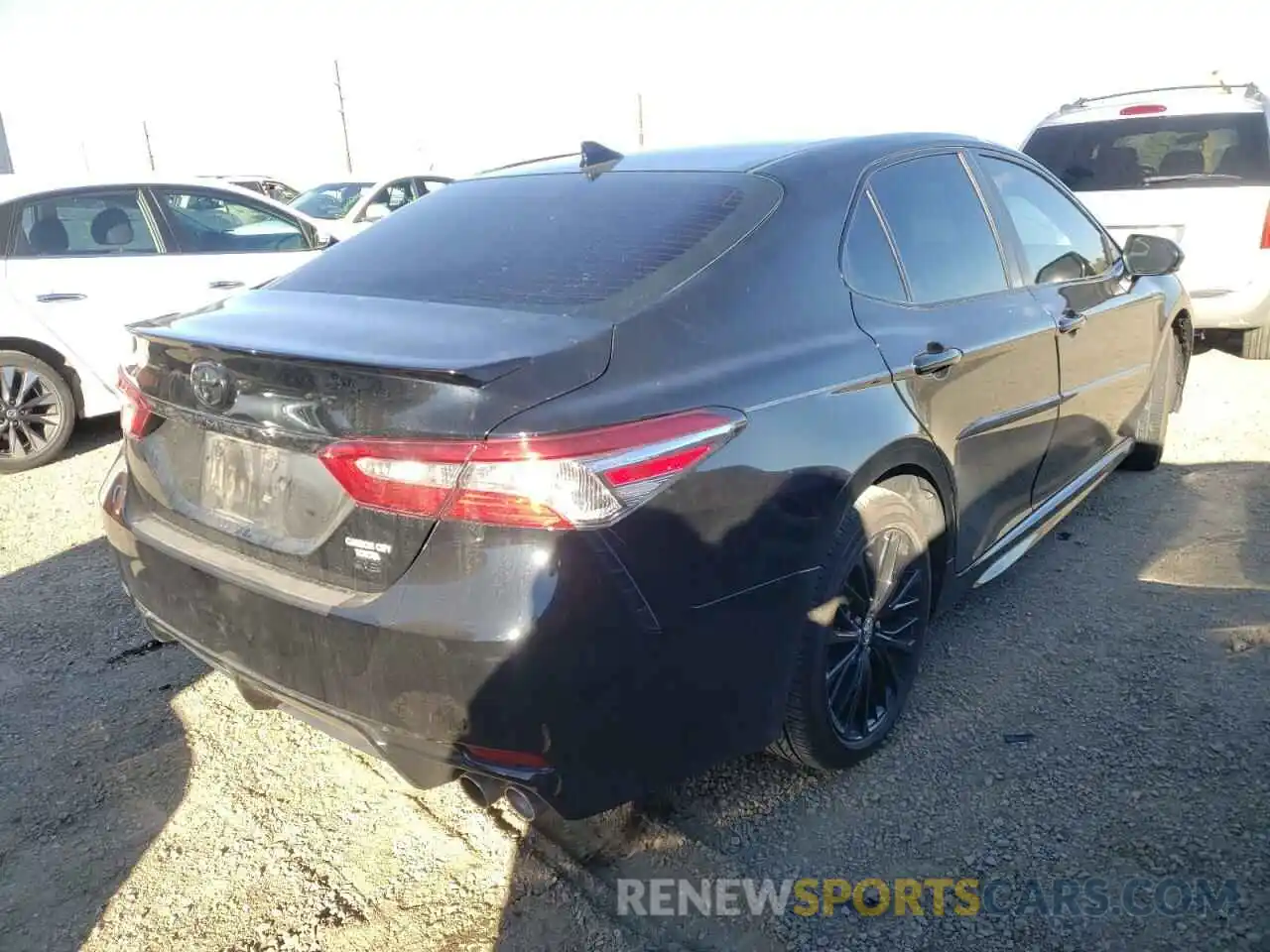 4 Photograph of a damaged car 4T1G11AK8LU321942 TOYOTA CAMRY 2020