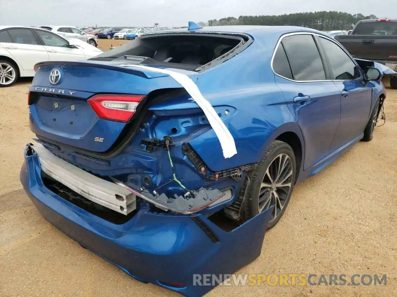 4 Photograph of a damaged car 4T1G11AK8LU322797 TOYOTA CAMRY 2020