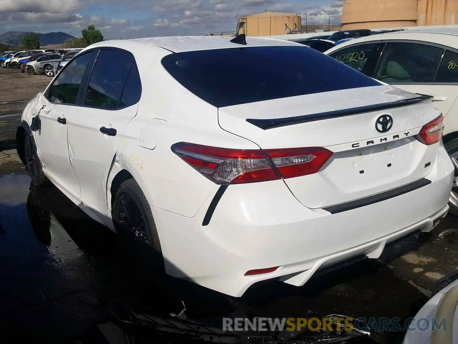 3 Photograph of a damaged car 4T1G11AK8LU325988 TOYOTA CAMRY 2020