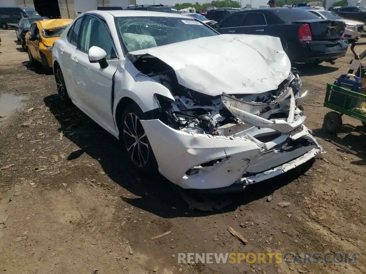 1 Photograph of a damaged car 4T1G11AK8LU329832 TOYOTA CAMRY 2020