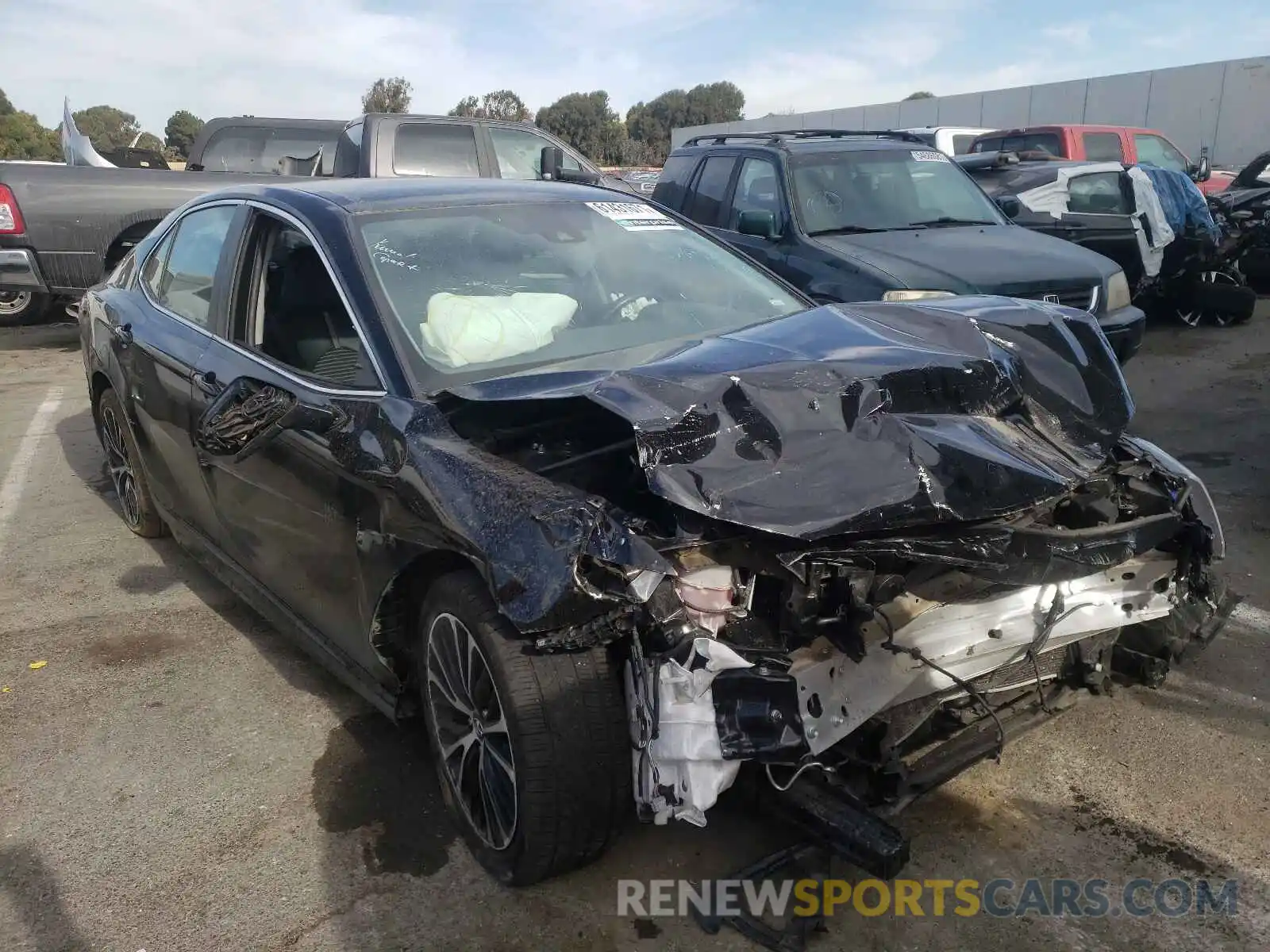 1 Photograph of a damaged car 4T1G11AK8LU331998 TOYOTA CAMRY 2020