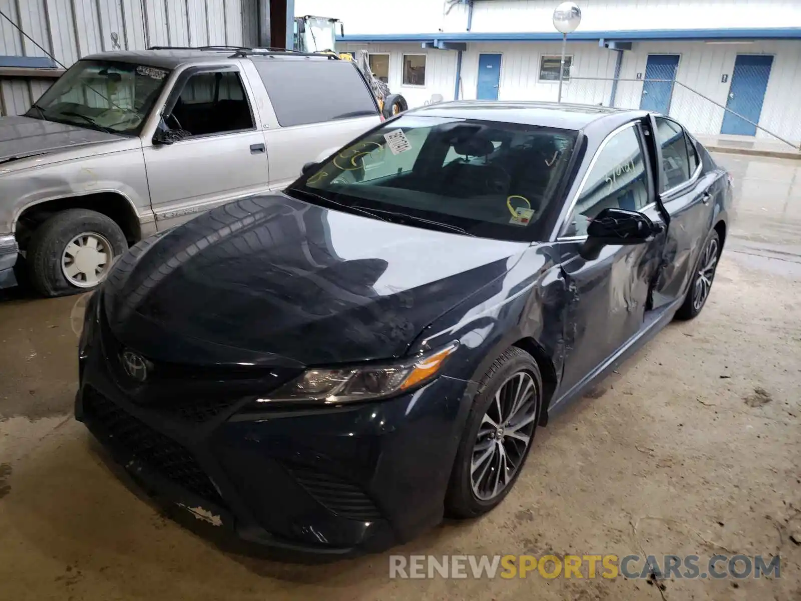 2 Photograph of a damaged car 4T1G11AK8LU332214 TOYOTA CAMRY 2020