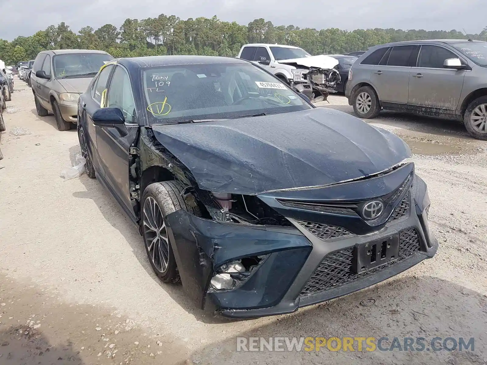 1 Photograph of a damaged car 4T1G11AK8LU336070 TOYOTA CAMRY 2020