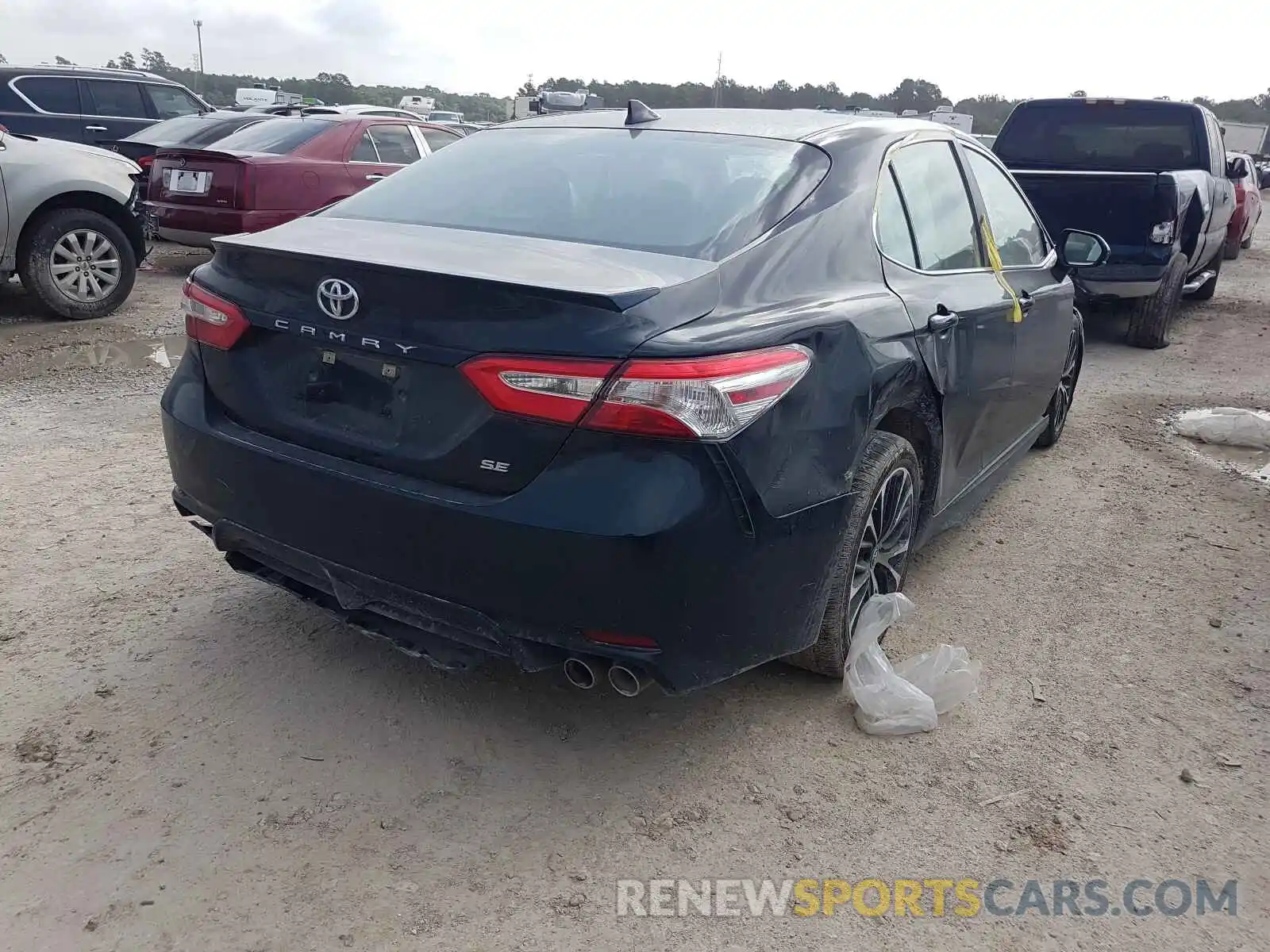 4 Photograph of a damaged car 4T1G11AK8LU336070 TOYOTA CAMRY 2020