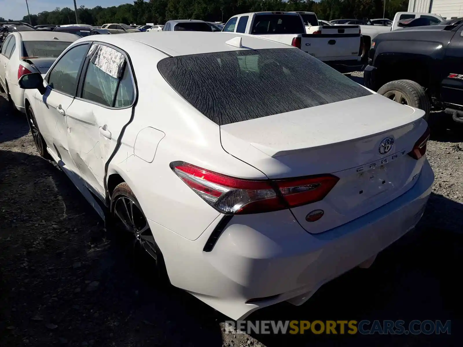 3 Photograph of a damaged car 4T1G11AK8LU336618 TOYOTA CAMRY 2020