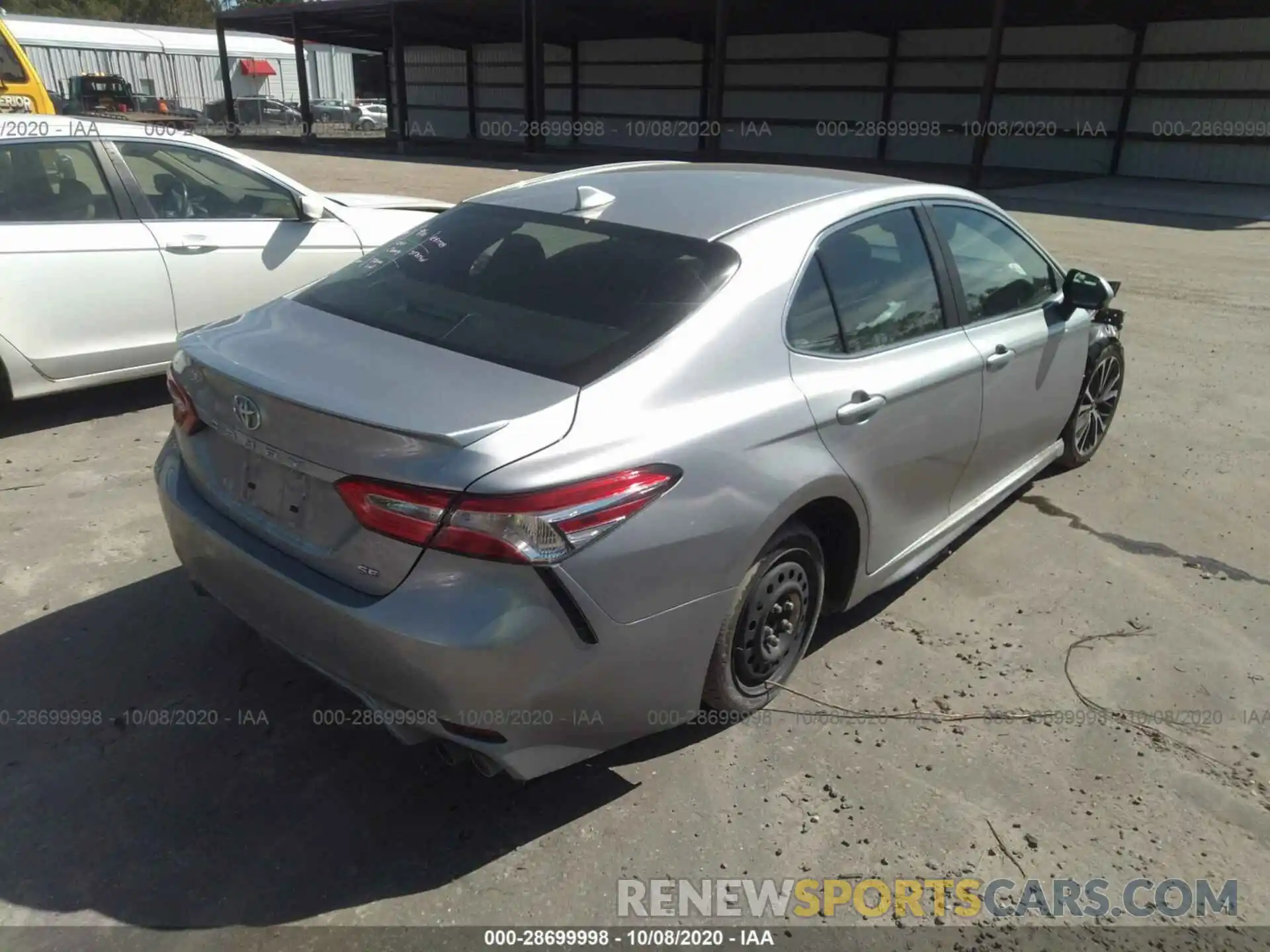 4 Photograph of a damaged car 4T1G11AK8LU337896 TOYOTA CAMRY 2020