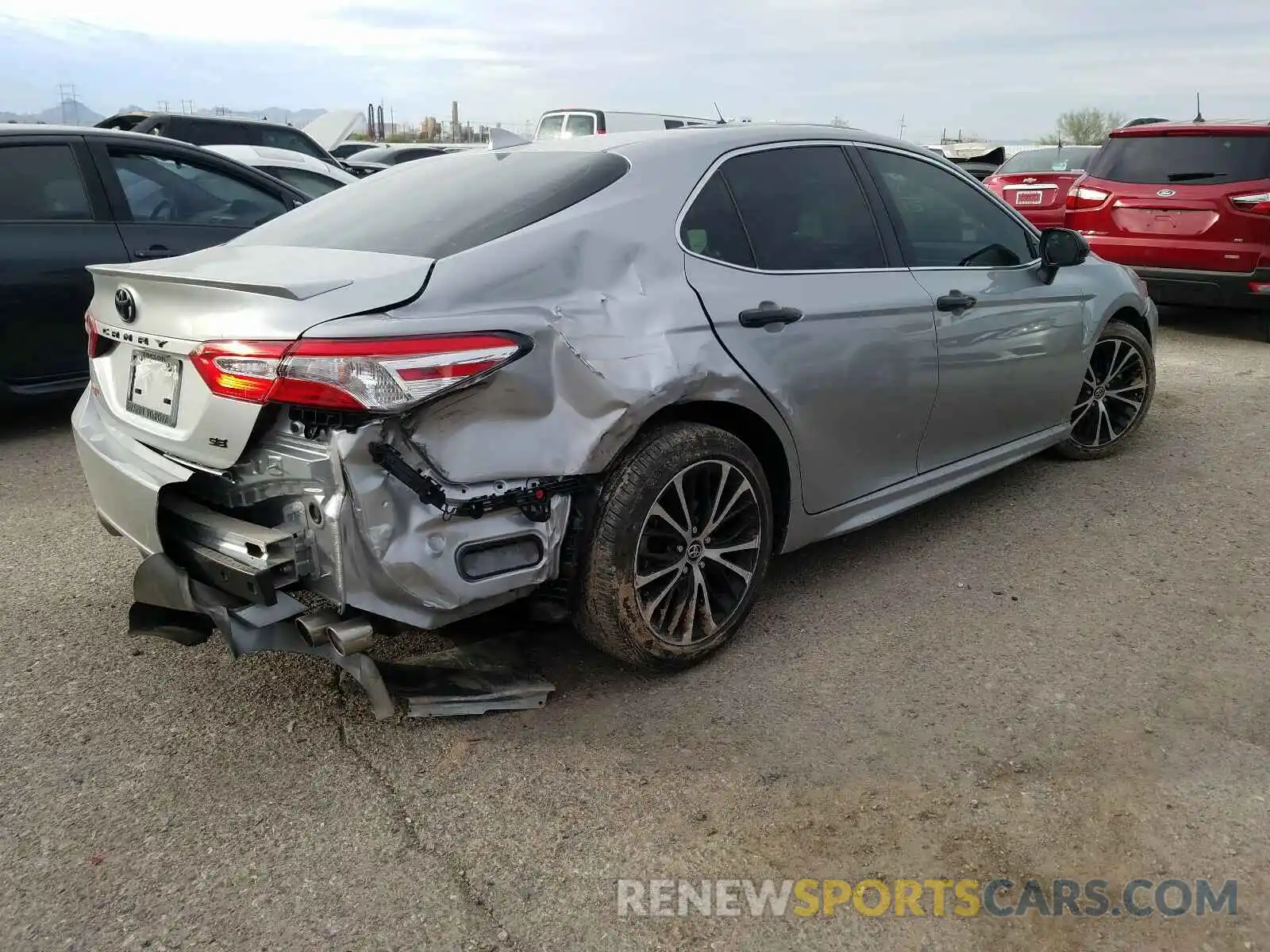 4 Photograph of a damaged car 4T1G11AK8LU340698 TOYOTA CAMRY 2020