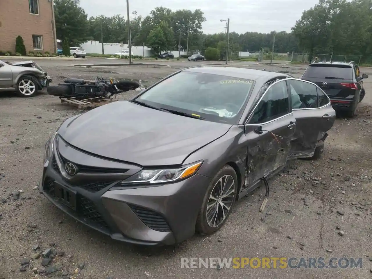 2 Photograph of a damaged car 4T1G11AK8LU341558 TOYOTA CAMRY 2020