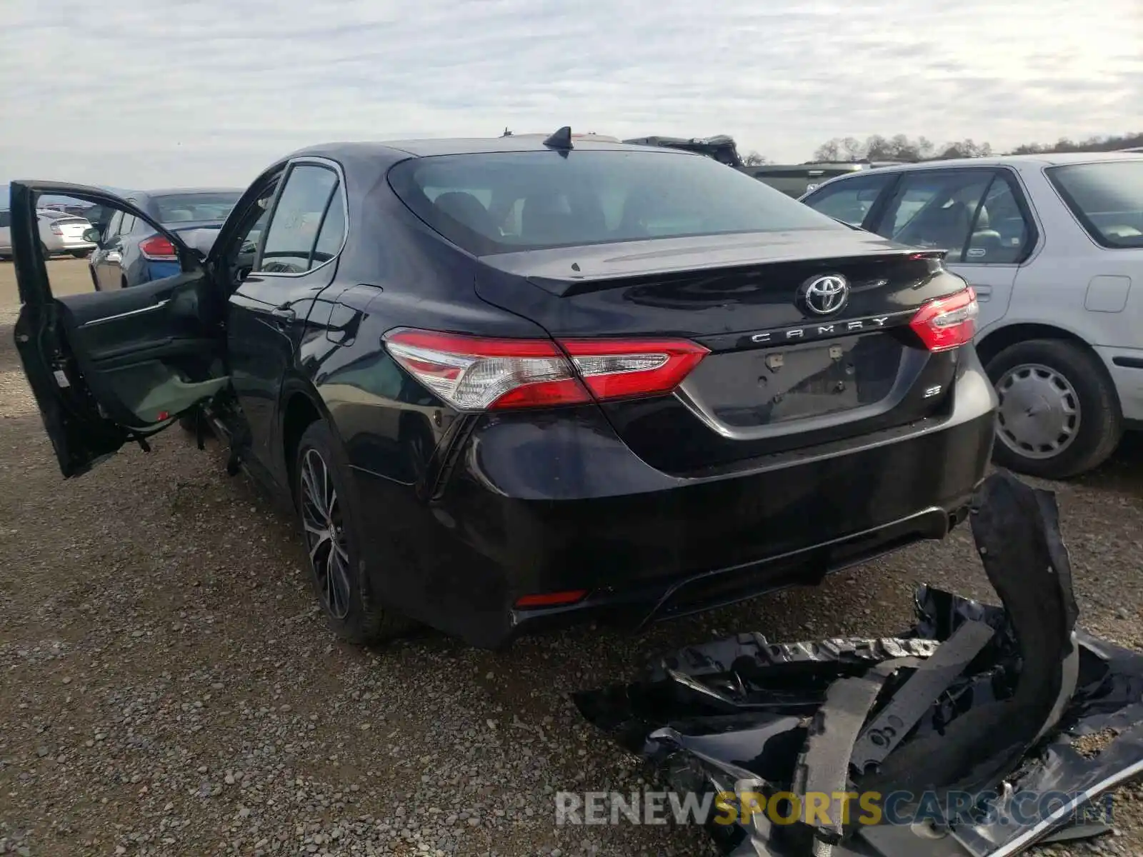 3 Photograph of a damaged car 4T1G11AK8LU343164 TOYOTA CAMRY 2020