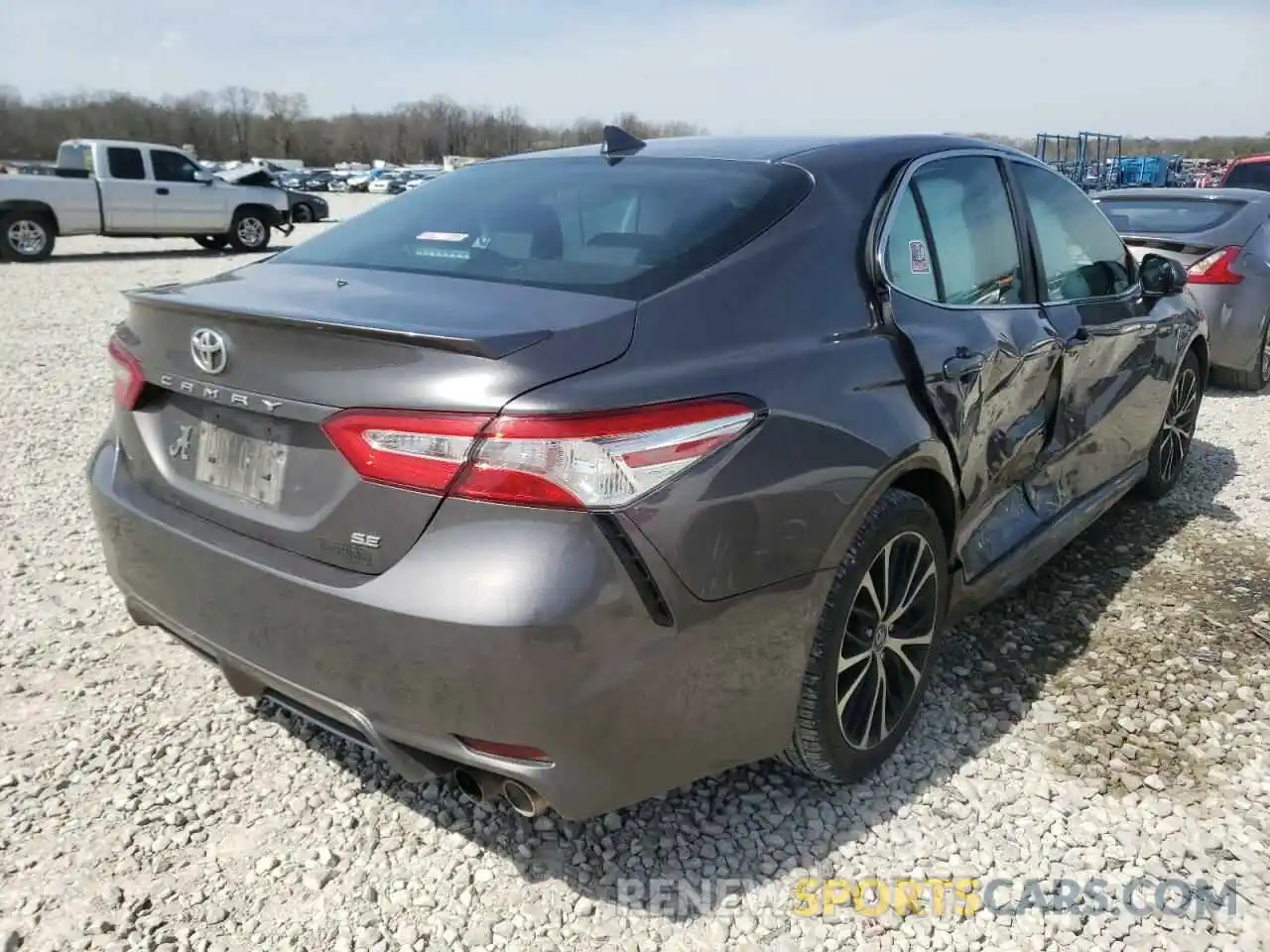 4 Photograph of a damaged car 4T1G11AK8LU343391 TOYOTA CAMRY 2020