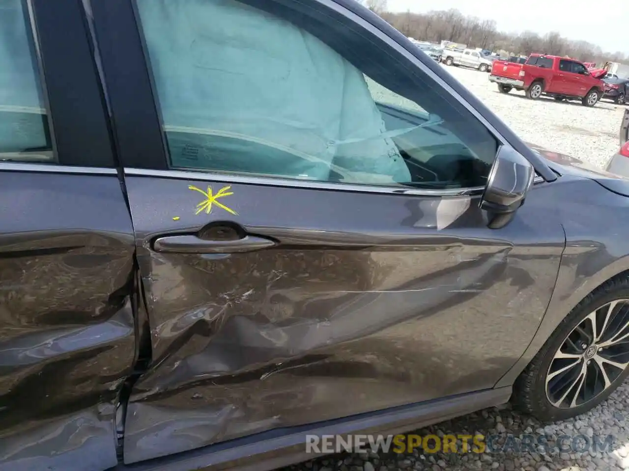 5 Photograph of a damaged car 4T1G11AK8LU343391 TOYOTA CAMRY 2020