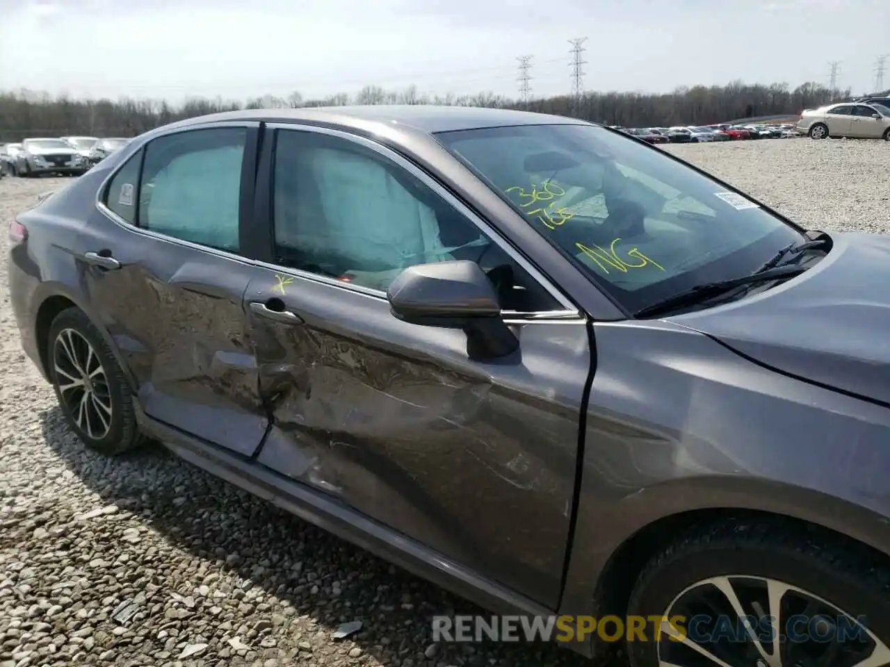 9 Photograph of a damaged car 4T1G11AK8LU343391 TOYOTA CAMRY 2020