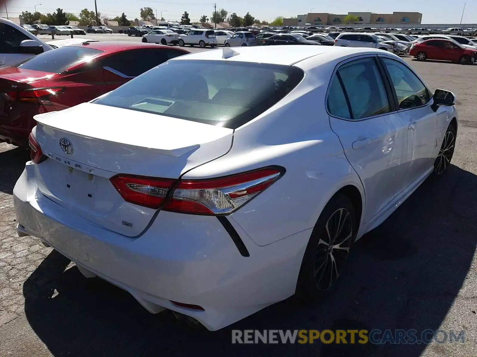 4 Photograph of a damaged car 4T1G11AK8LU344251 TOYOTA CAMRY 2020