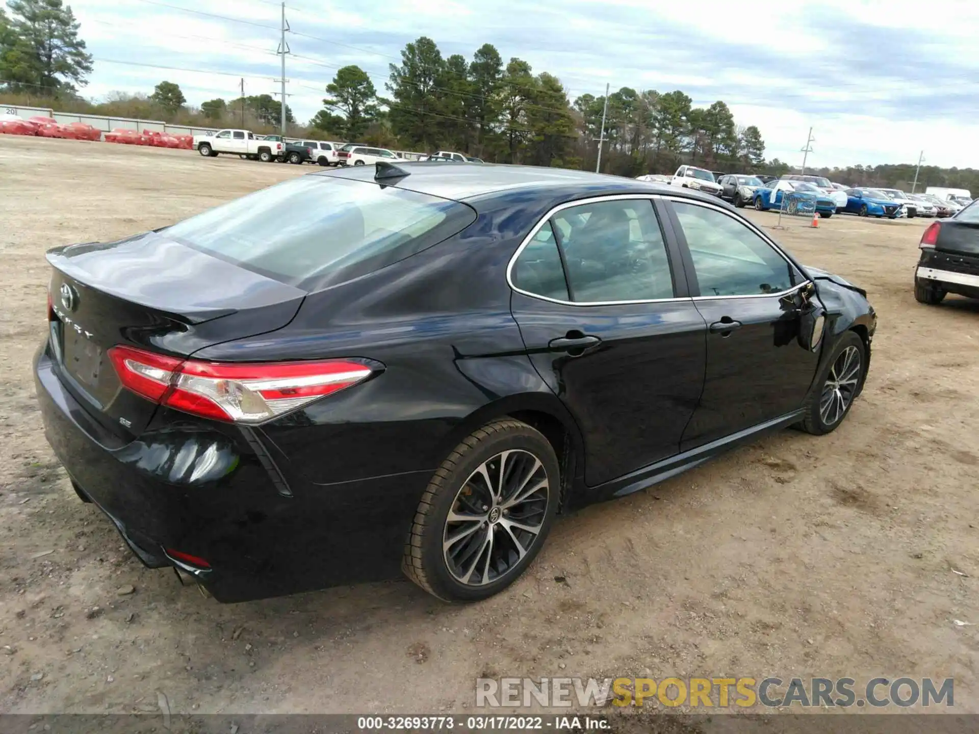 4 Photograph of a damaged car 4T1G11AK8LU344637 TOYOTA CAMRY 2020