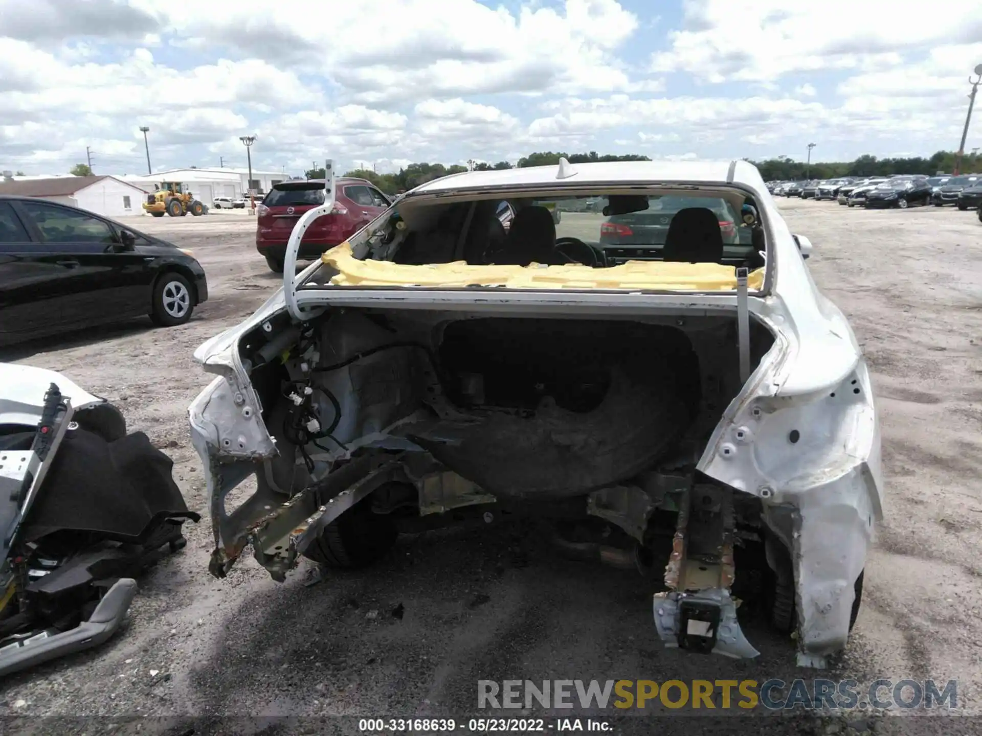 6 Photograph of a damaged car 4T1G11AK8LU346047 TOYOTA CAMRY 2020