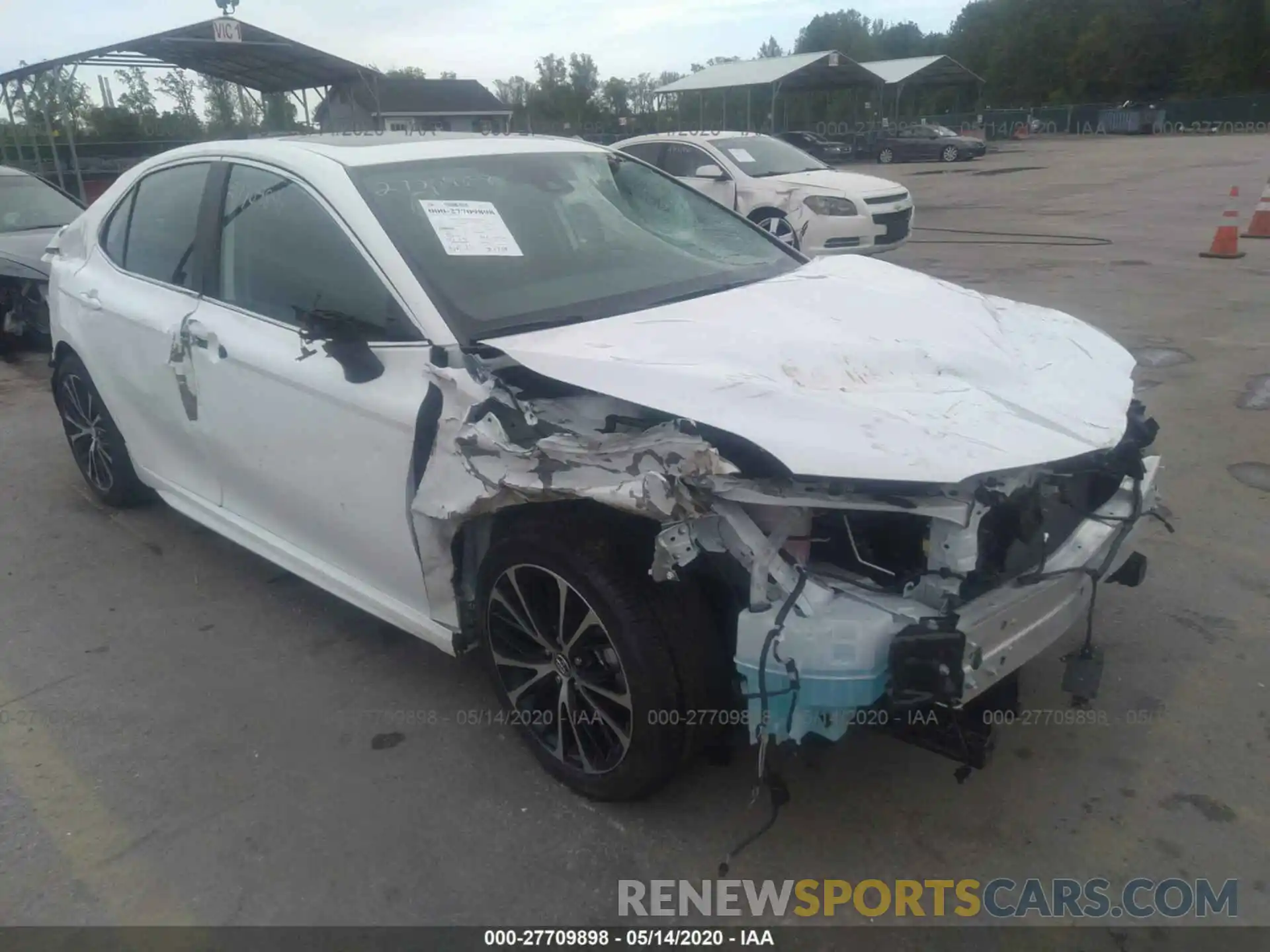 1 Photograph of a damaged car 4T1G11AK8LU356450 TOYOTA CAMRY 2020