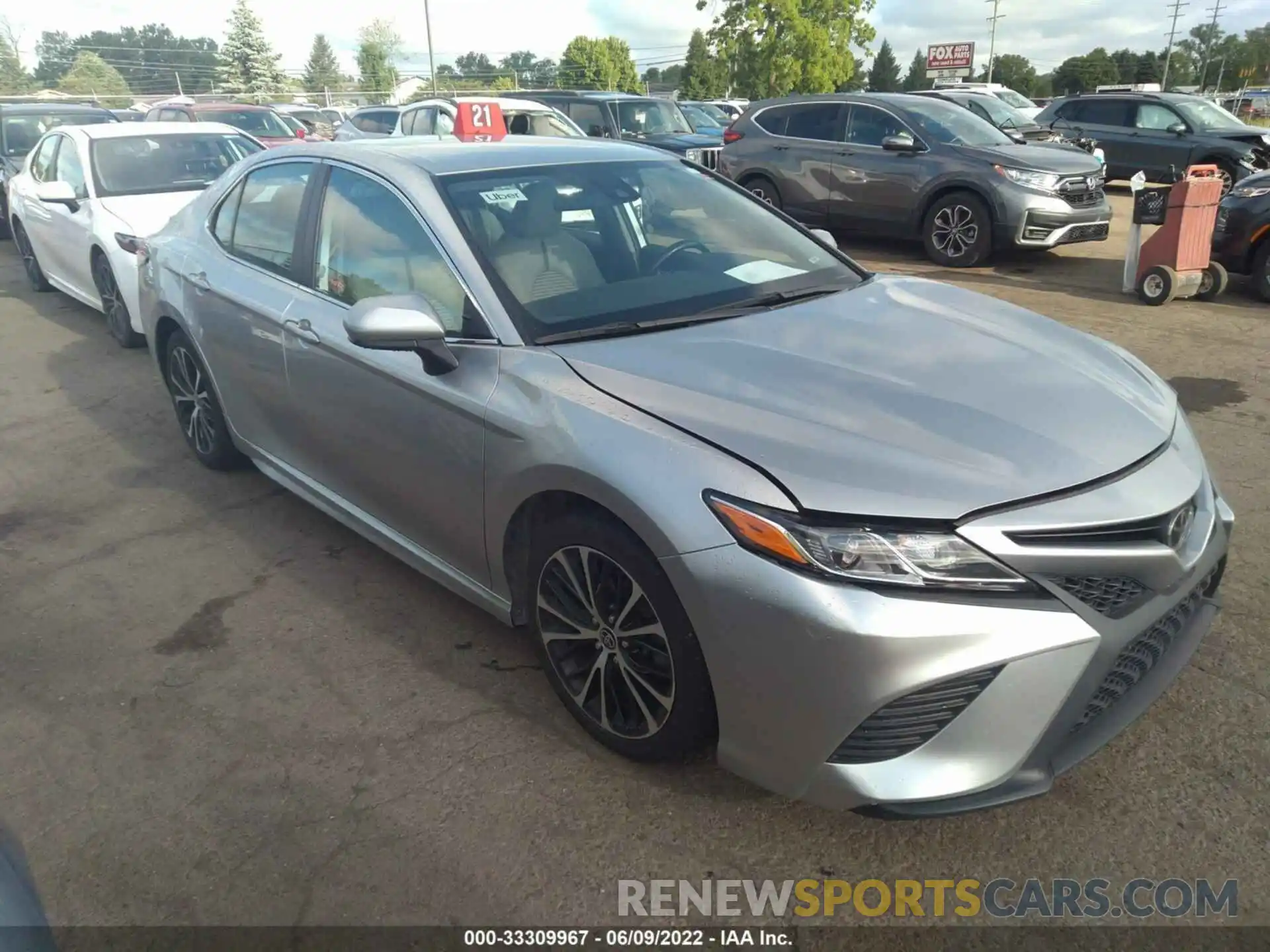 1 Photograph of a damaged car 4T1G11AK8LU358828 TOYOTA CAMRY 2020