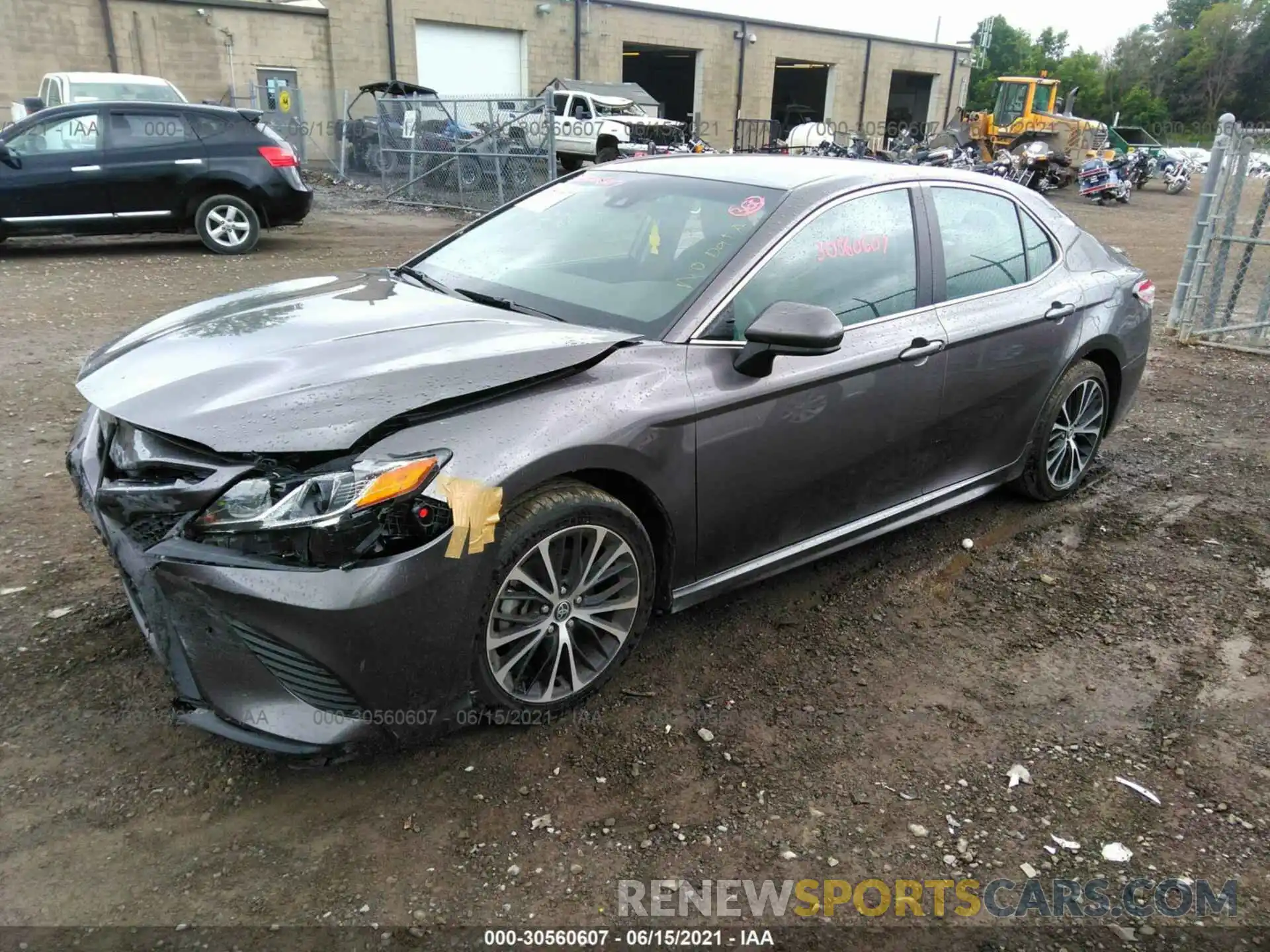 2 Photograph of a damaged car 4T1G11AK8LU359400 TOYOTA CAMRY 2020