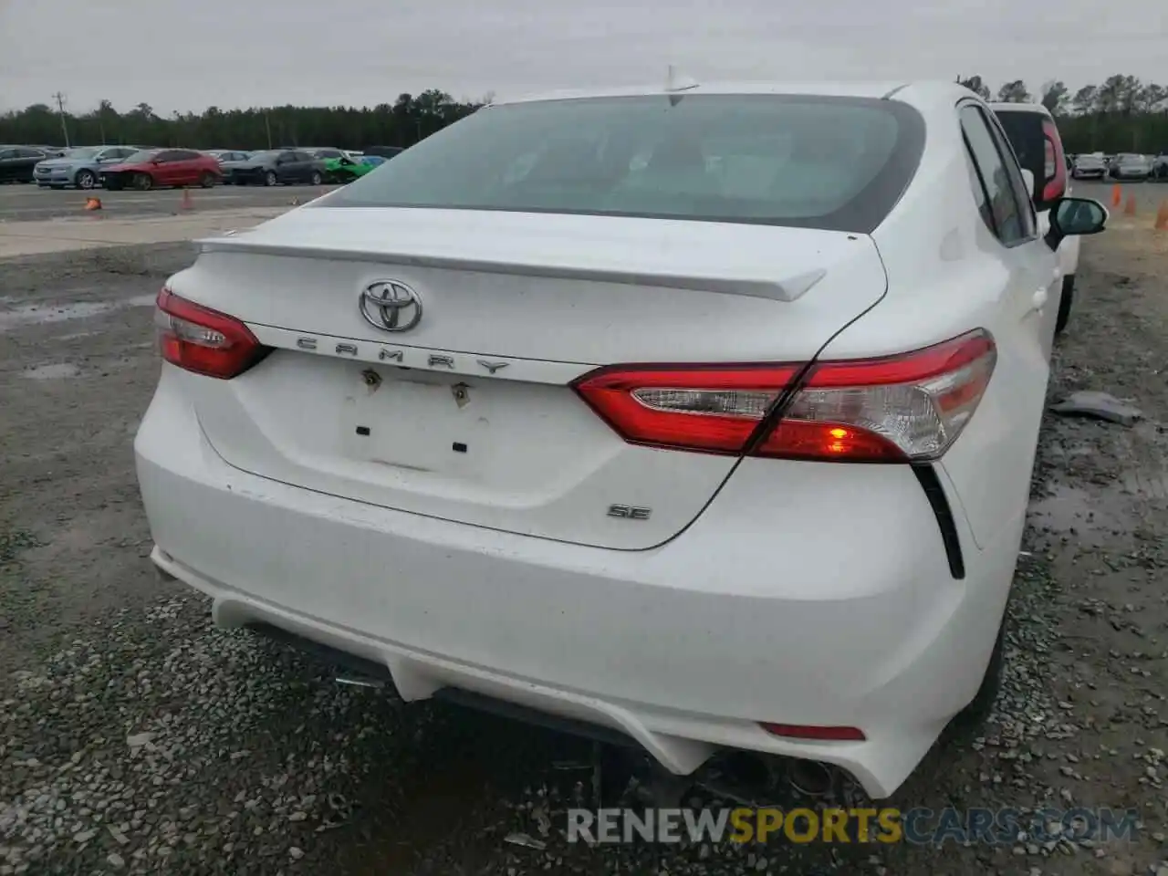 4 Photograph of a damaged car 4T1G11AK8LU360658 TOYOTA CAMRY 2020