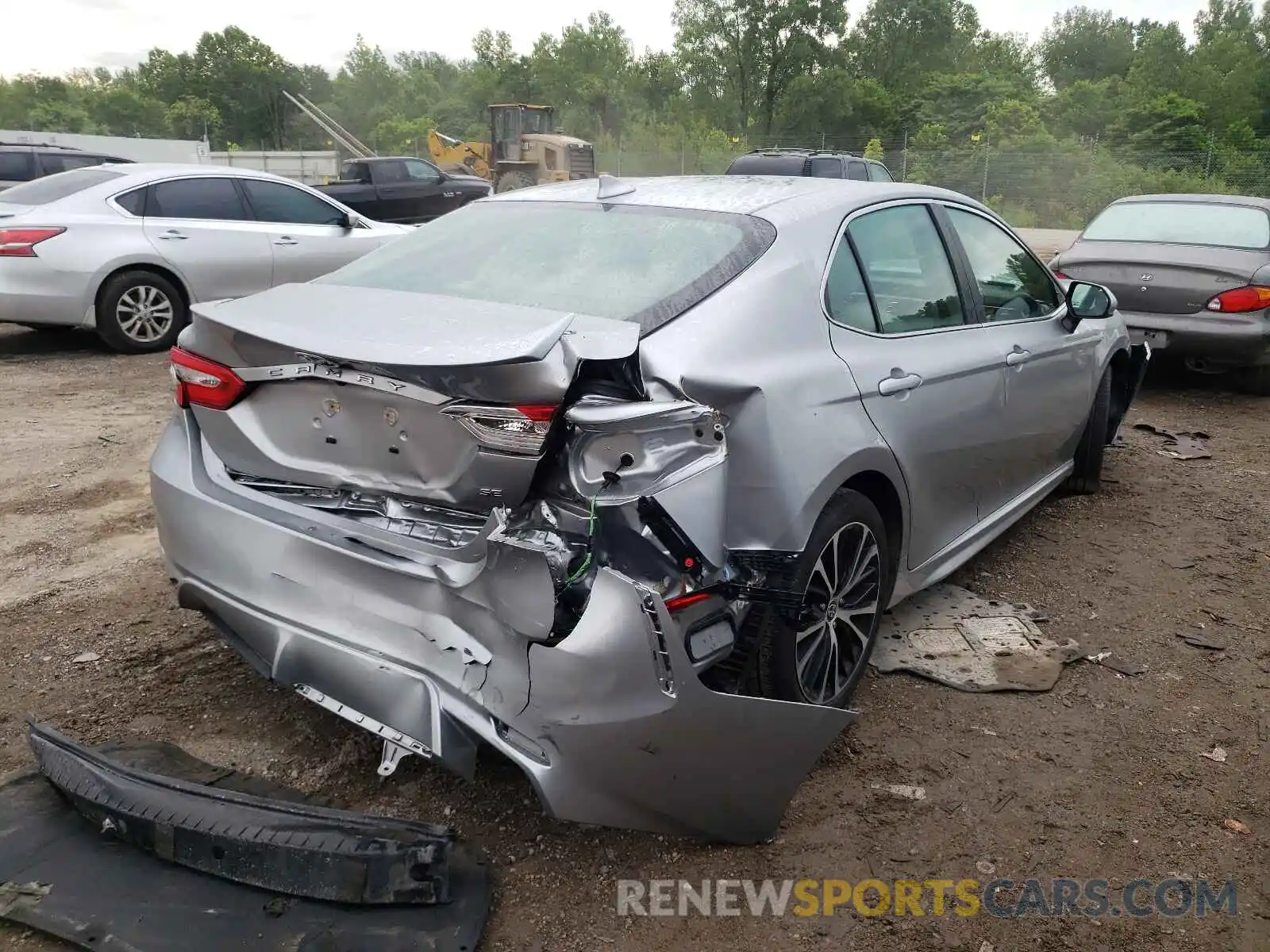 4 Photograph of a damaged car 4T1G11AK8LU360823 TOYOTA CAMRY 2020