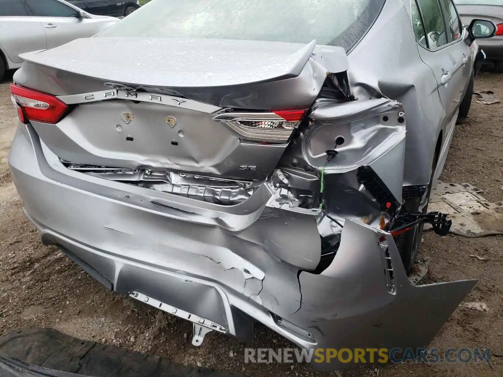 9 Photograph of a damaged car 4T1G11AK8LU360823 TOYOTA CAMRY 2020