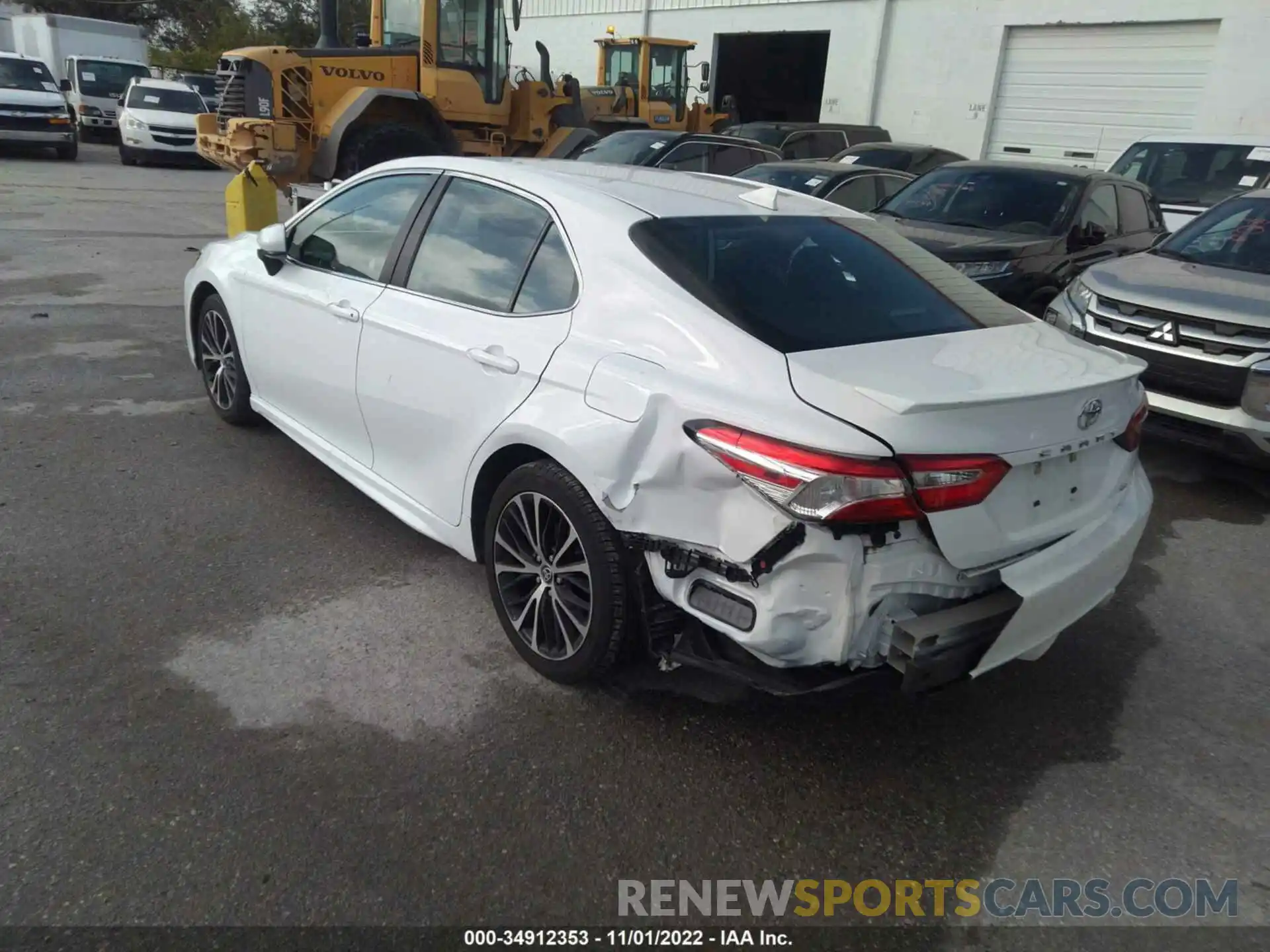 3 Photograph of a damaged car 4T1G11AK8LU361888 TOYOTA CAMRY 2020