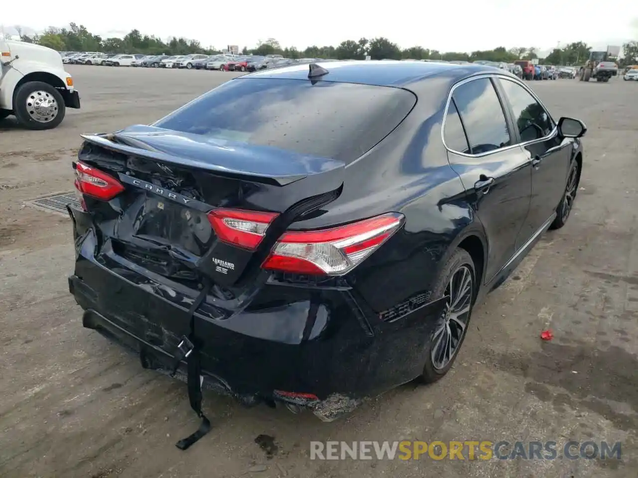 4 Photograph of a damaged car 4T1G11AK8LU366069 TOYOTA CAMRY 2020