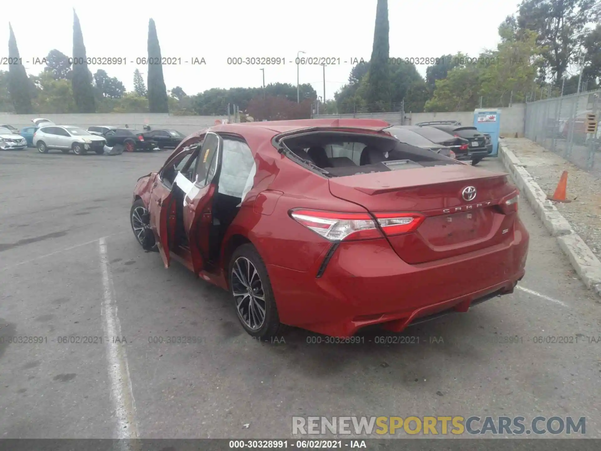 3 Photograph of a damaged car 4T1G11AK8LU375094 TOYOTA CAMRY 2020