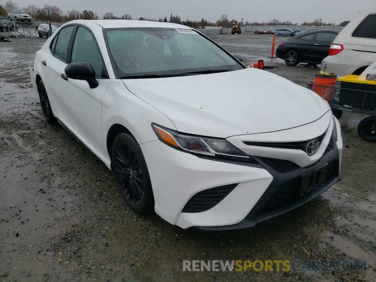 1 Photograph of a damaged car 4T1G11AK8LU385396 TOYOTA CAMRY 2020