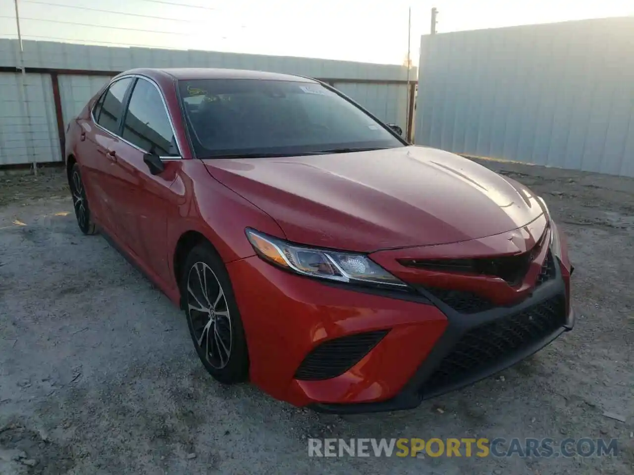 1 Photograph of a damaged car 4T1G11AK8LU393837 TOYOTA CAMRY 2020