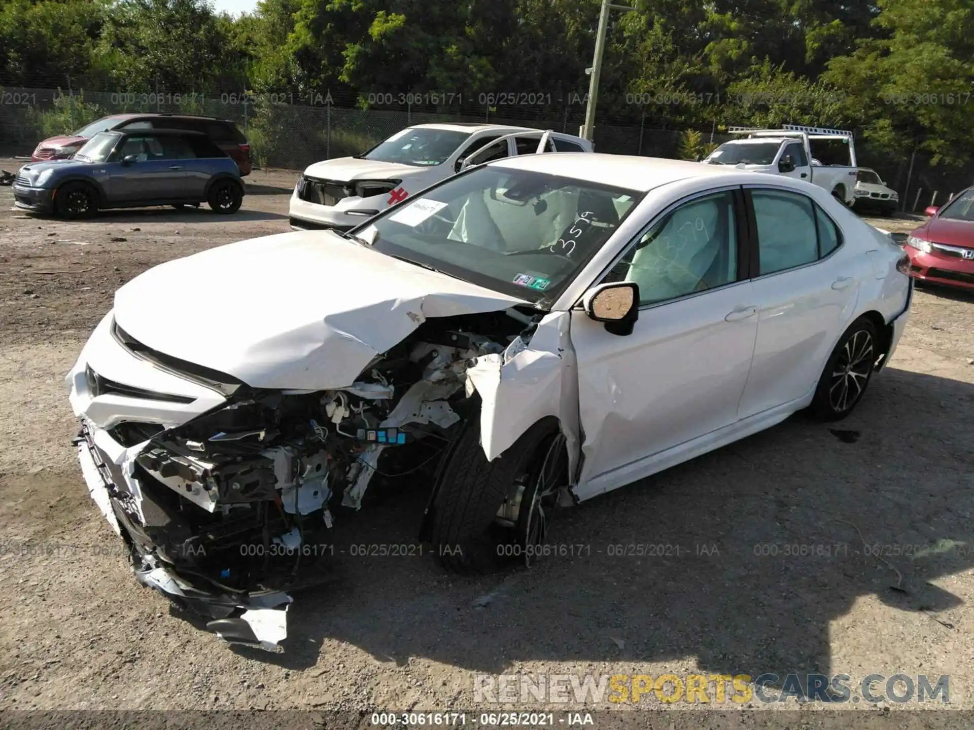 2 Photograph of a damaged car 4T1G11AK8LU395507 TOYOTA CAMRY 2020