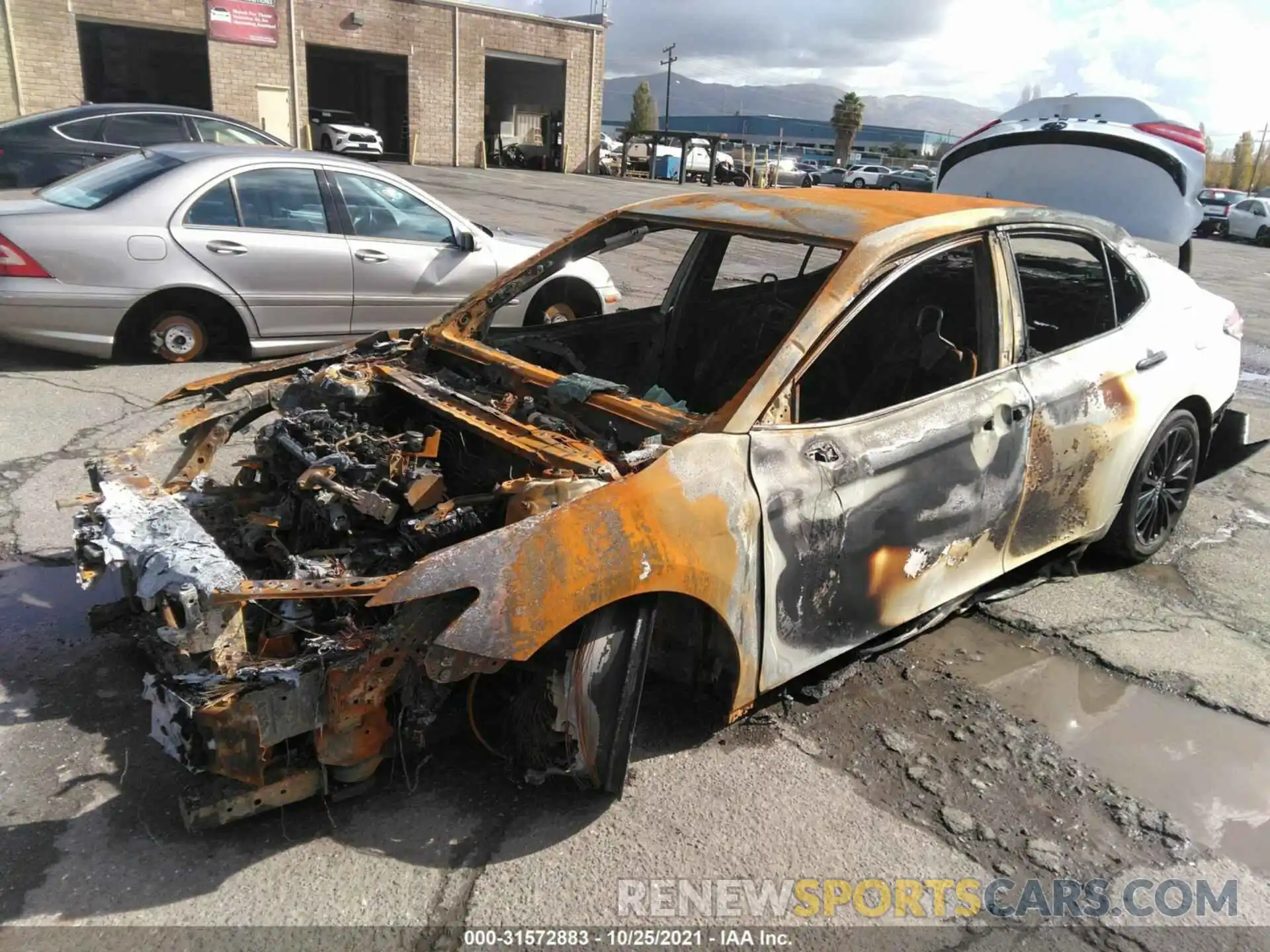 2 Photograph of a damaged car 4T1G11AK8LU396432 TOYOTA CAMRY 2020