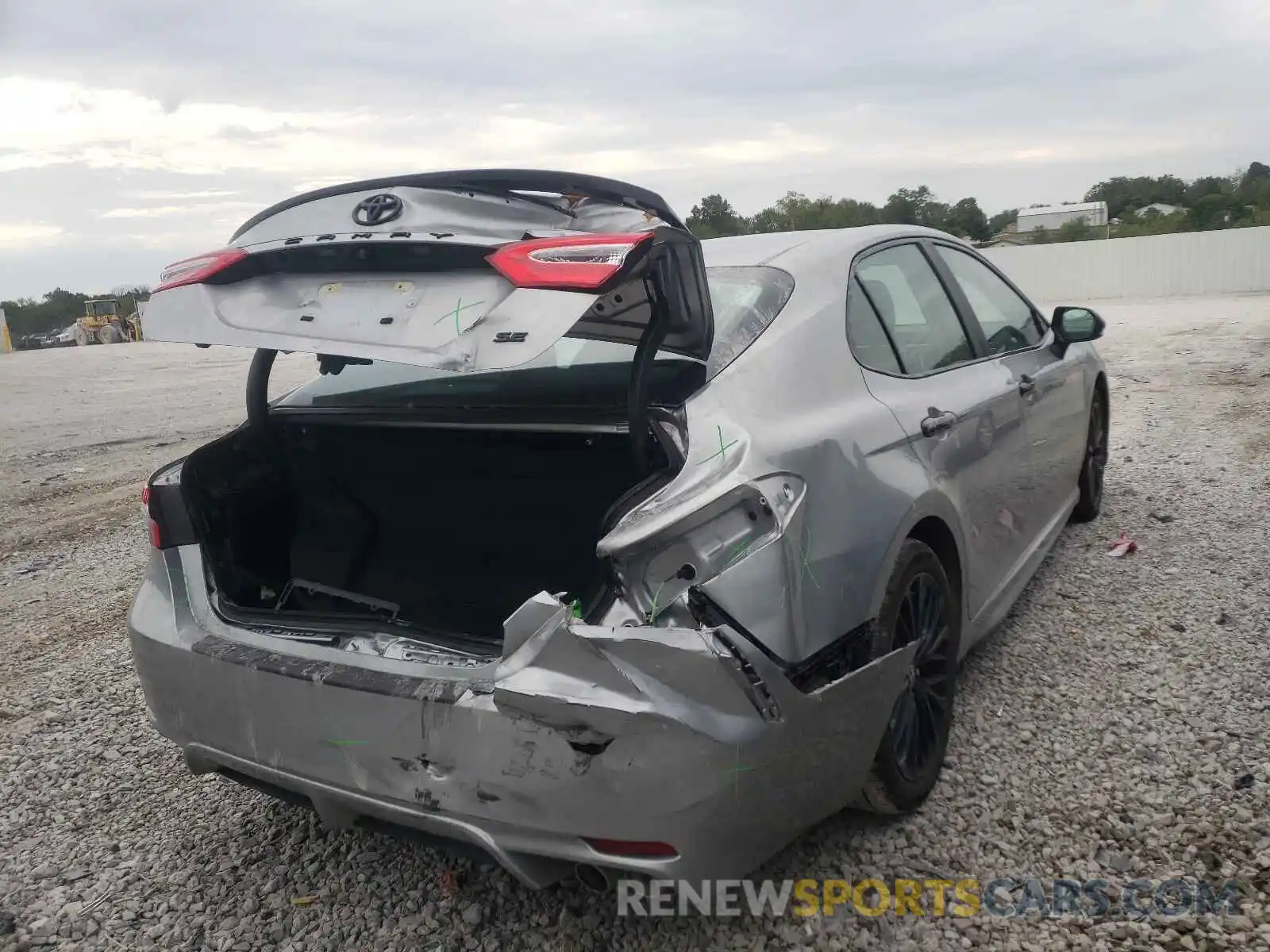 4 Photograph of a damaged car 4T1G11AK8LU401032 TOYOTA CAMRY 2020