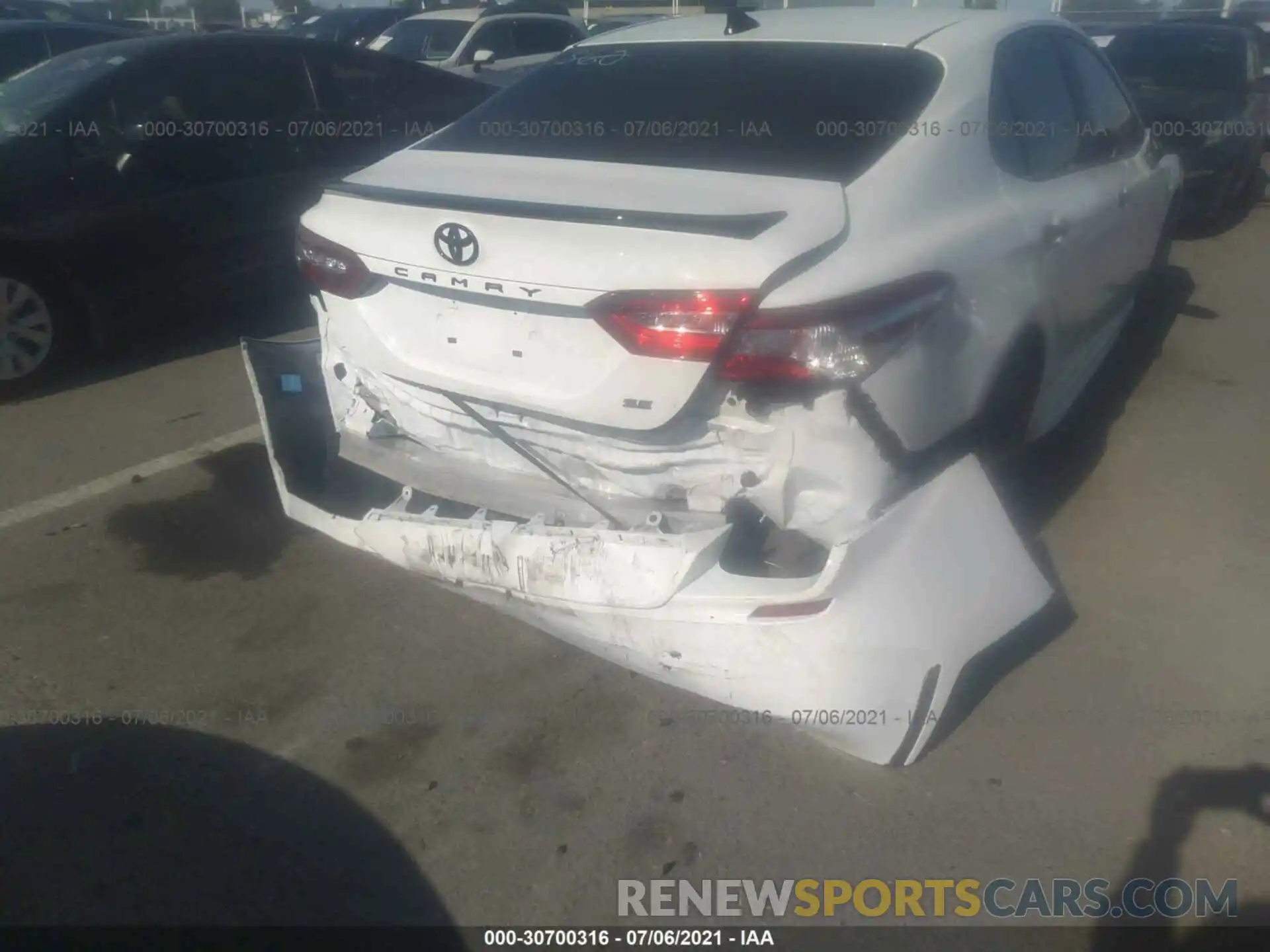 6 Photograph of a damaged car 4T1G11AK8LU401077 TOYOTA CAMRY 2020