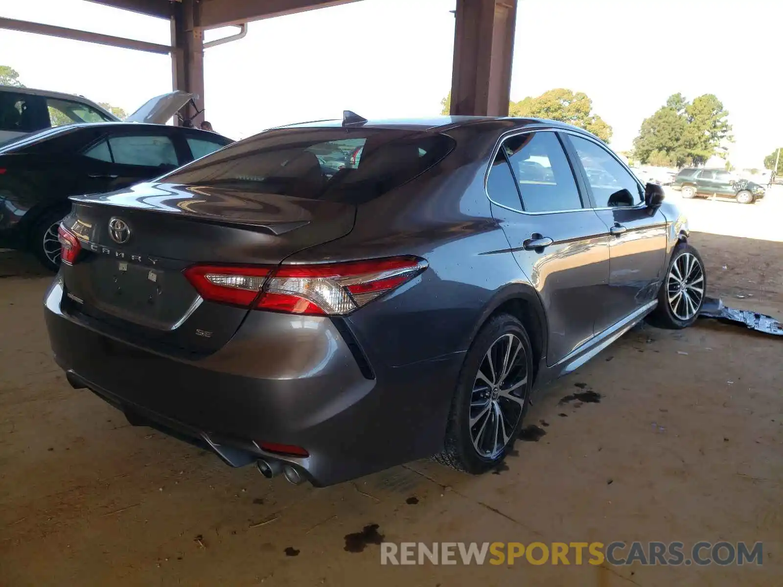 4 Photograph of a damaged car 4T1G11AK8LU501955 TOYOTA CAMRY 2020