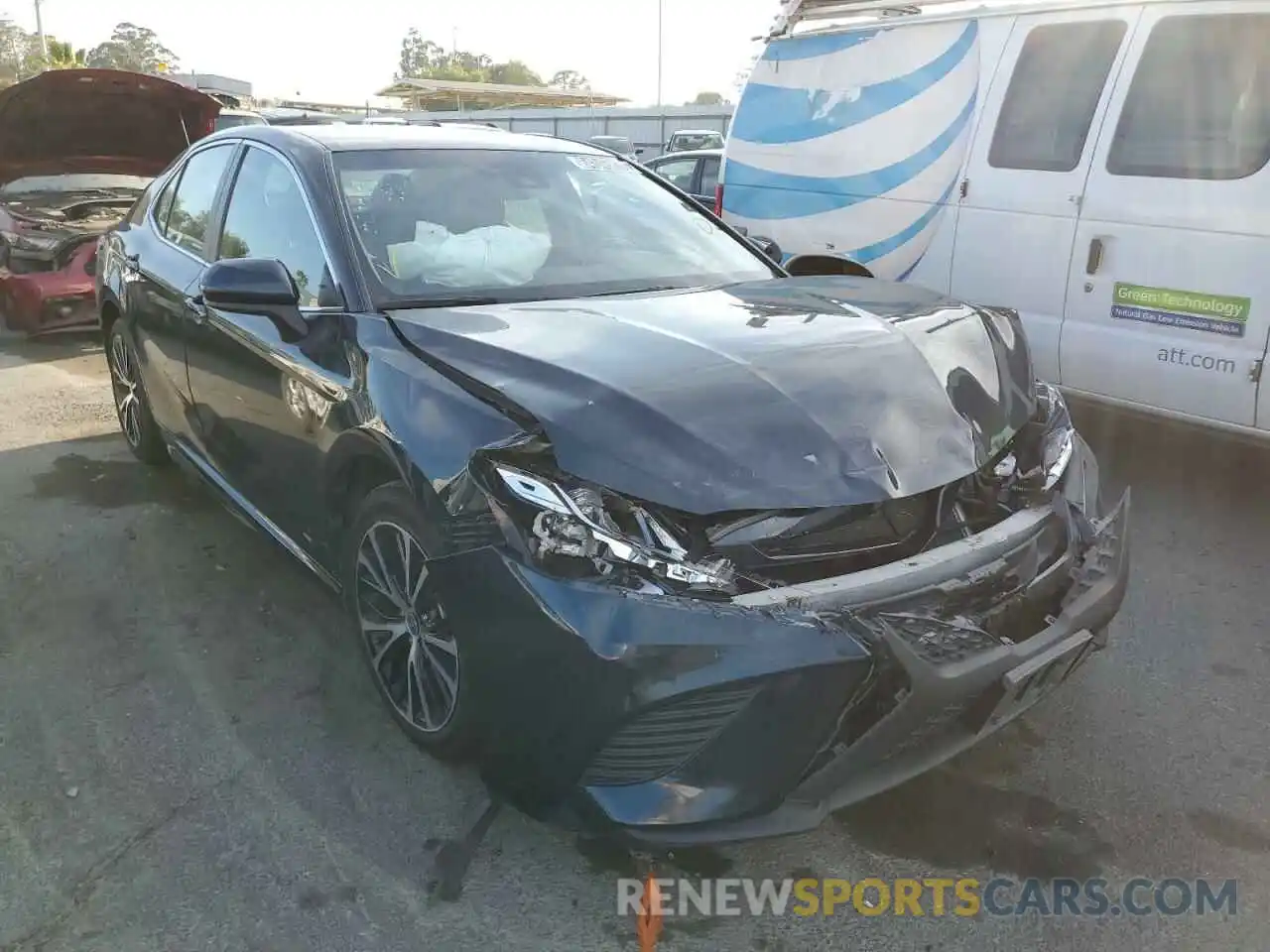 1 Photograph of a damaged car 4T1G11AK8LU505388 TOYOTA CAMRY 2020