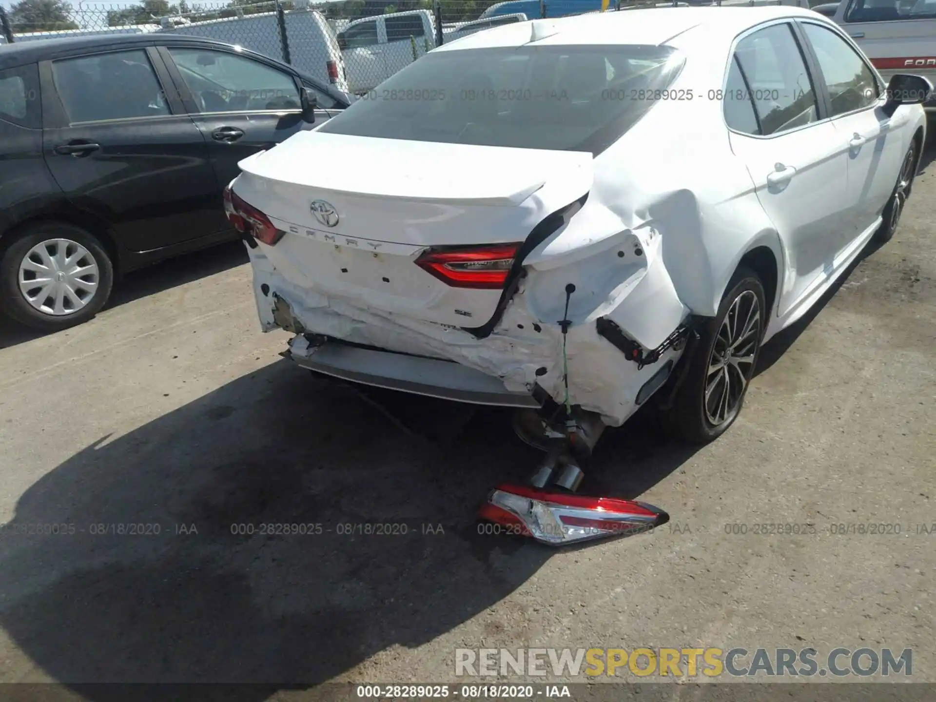 6 Photograph of a damaged car 4T1G11AK8LU866281 TOYOTA CAMRY 2020