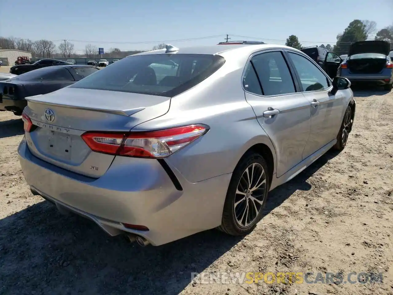 4 Photograph of a damaged car 4T1G11AK8LU867298 TOYOTA CAMRY 2020