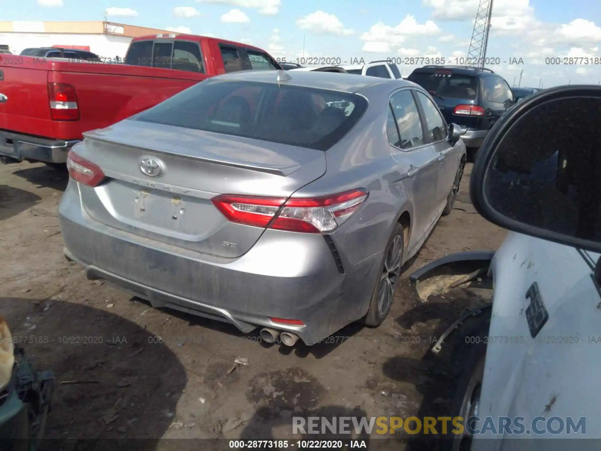 4 Photograph of a damaged car 4T1G11AK8LU869021 TOYOTA CAMRY 2020