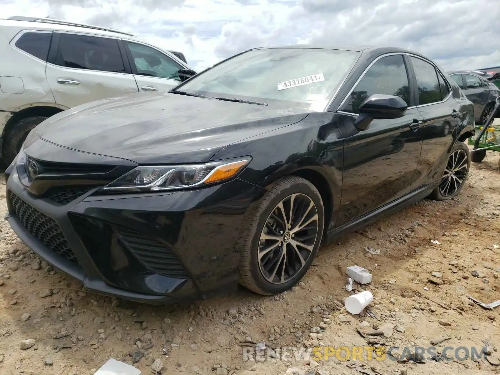 2 Photograph of a damaged car 4T1G11AK8LU870010 TOYOTA CAMRY 2020