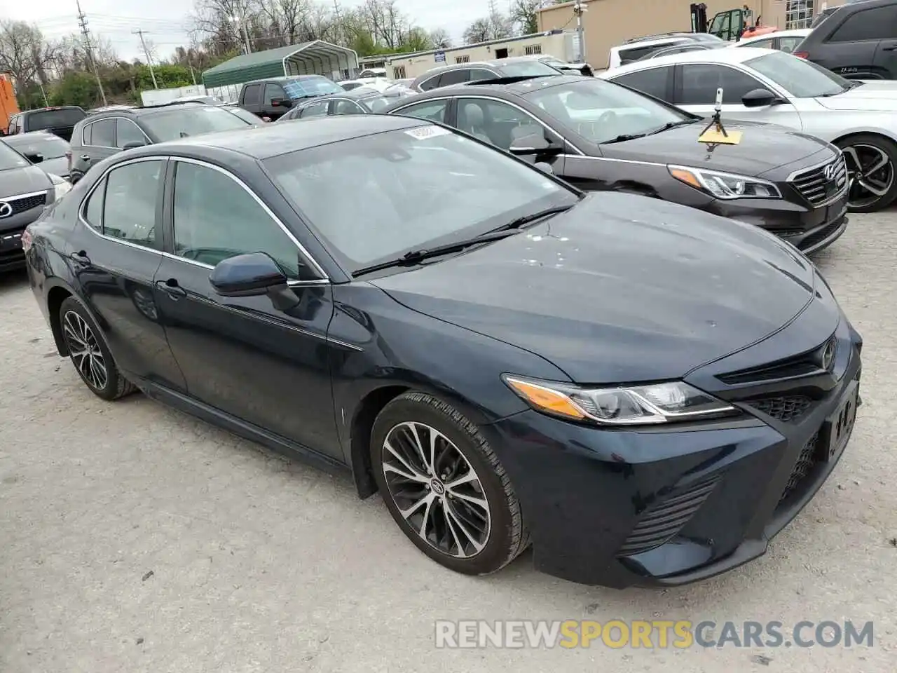 4 Photograph of a damaged car 4T1G11AK8LU872713 TOYOTA CAMRY 2020