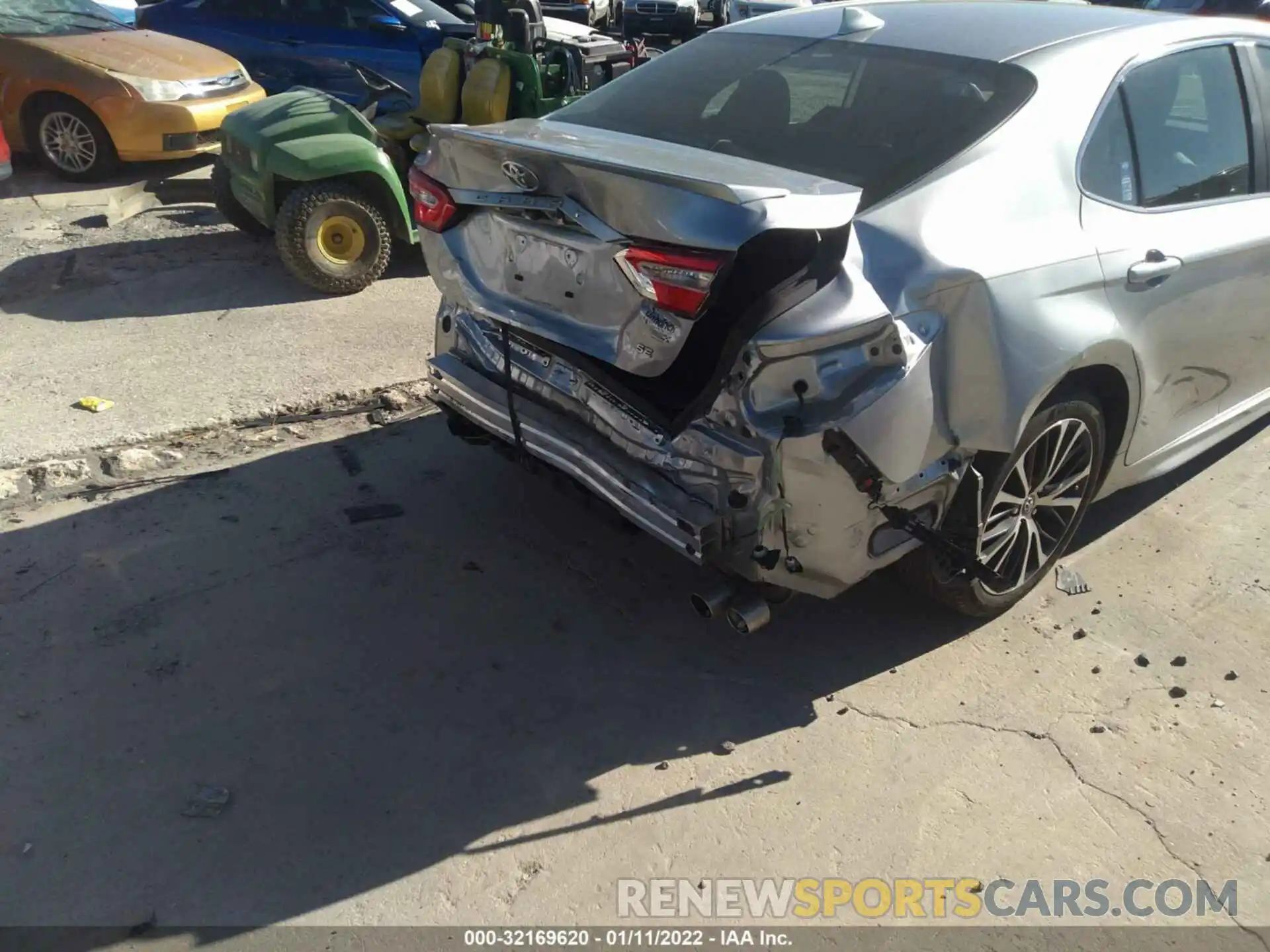 6 Photograph of a damaged car 4T1G11AK8LU874123 TOYOTA CAMRY 2020