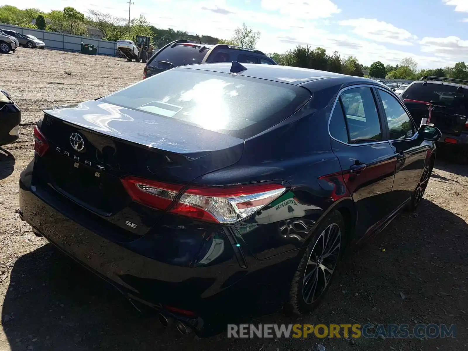 4 Photograph of a damaged car 4T1G11AK8LU875725 TOYOTA CAMRY 2020