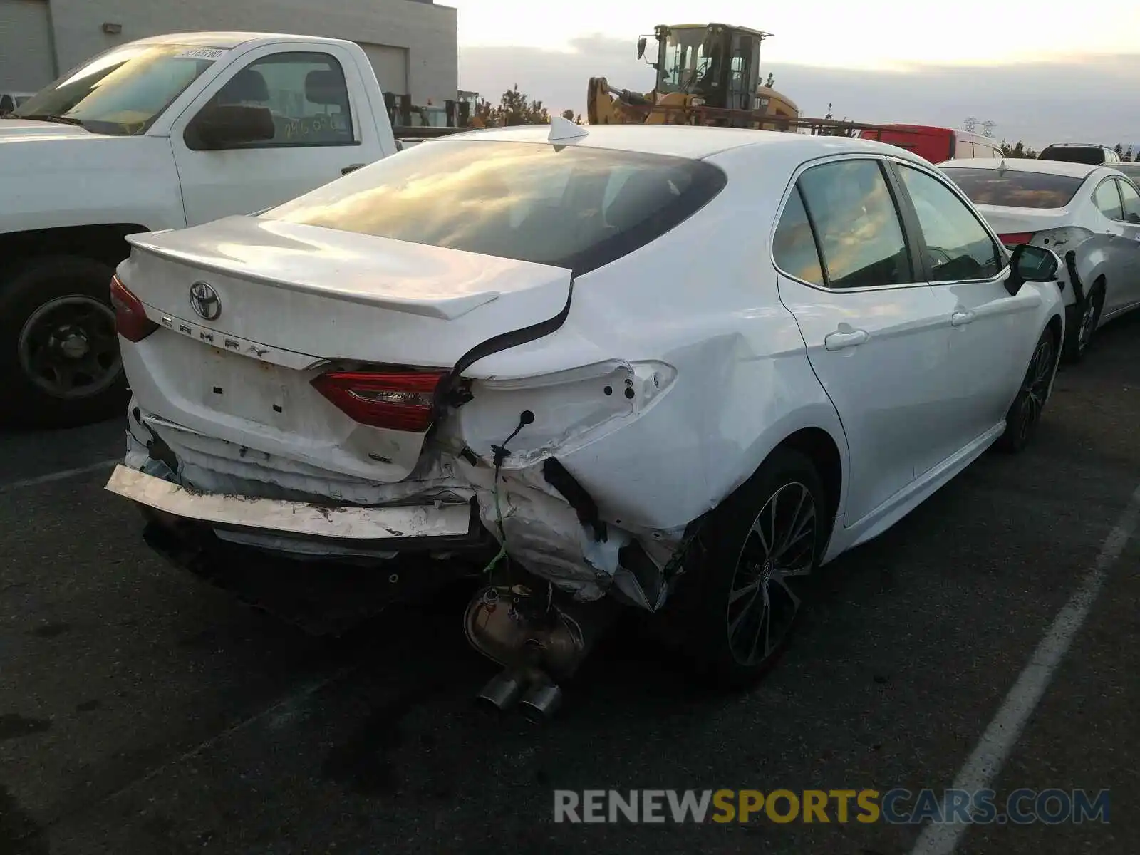 4 Photograph of a damaged car 4T1G11AK8LU880651 TOYOTA CAMRY 2020