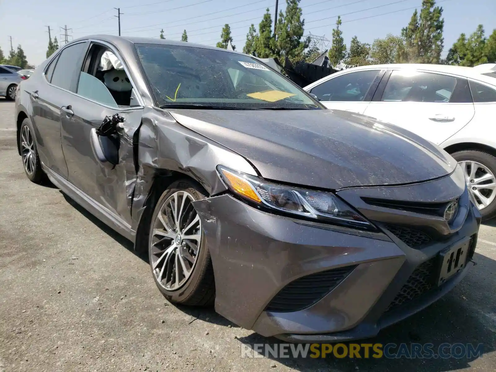 1 Photograph of a damaged car 4T1G11AK8LU881525 TOYOTA CAMRY 2020